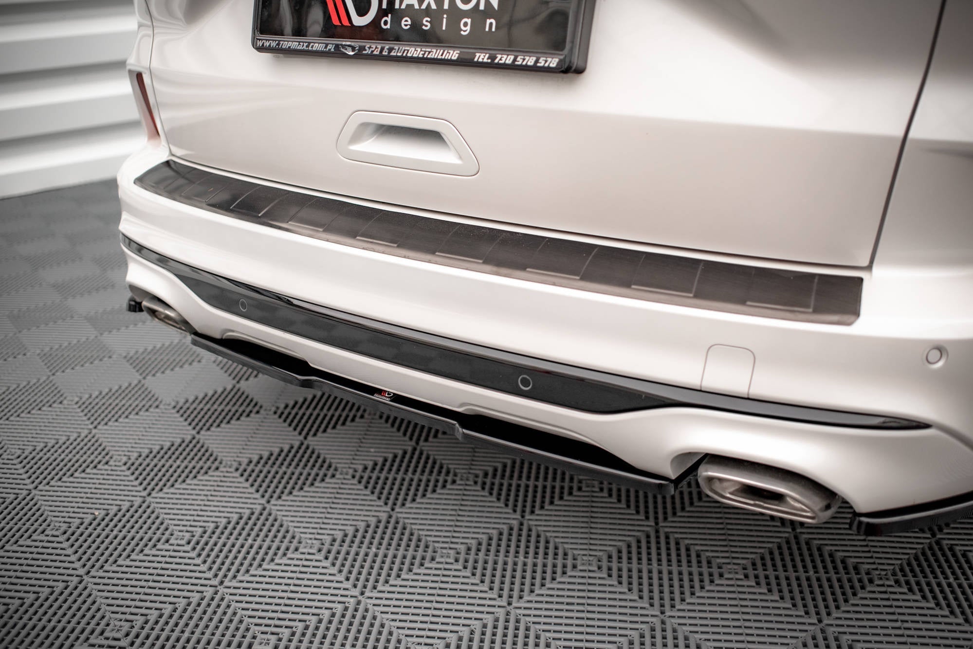 Maxton Design Splitter trasero para Ford Kuga ST-Line Mk3 - imagen 2