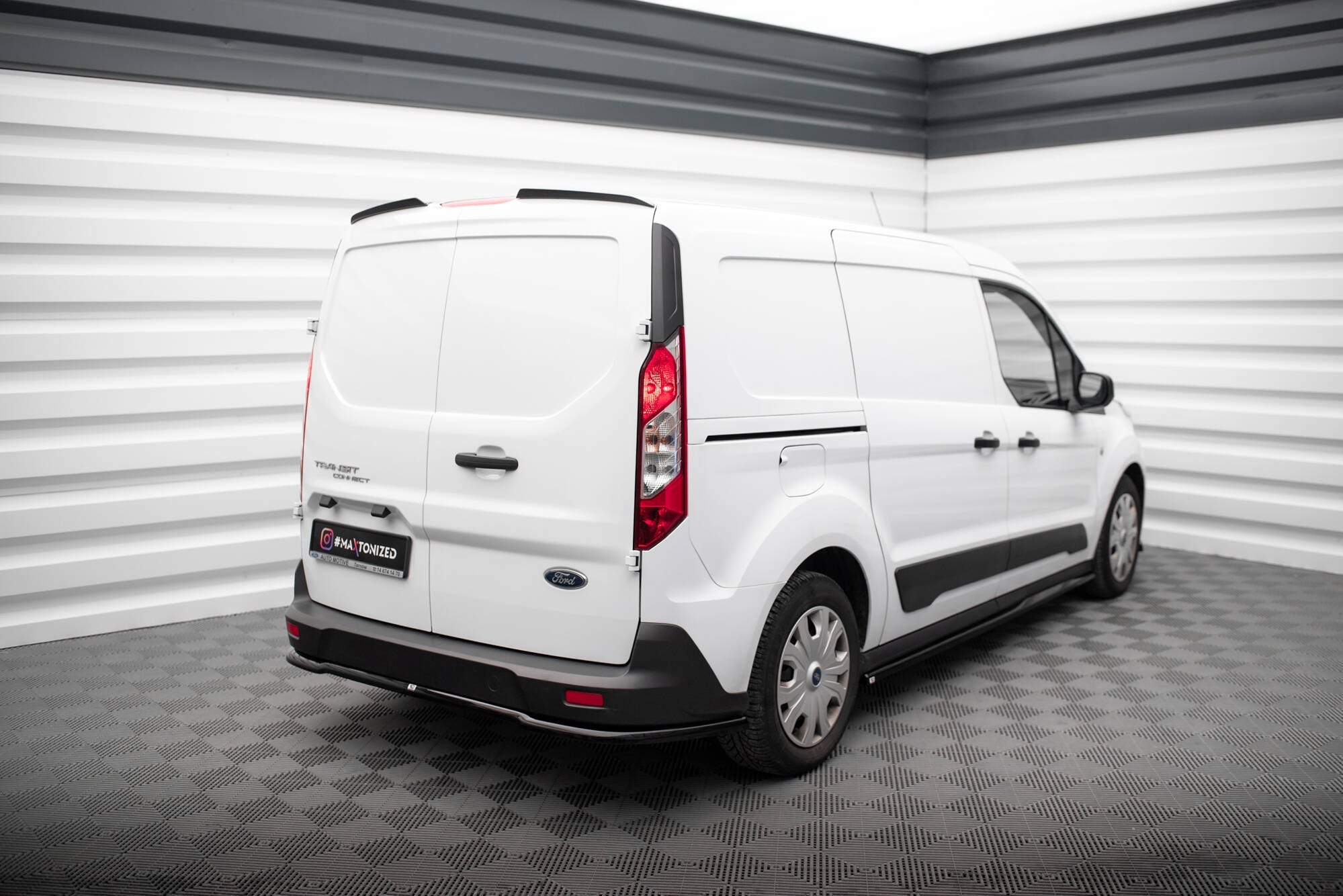 Maxton Design Splitter trasero para Ford Transit Connect Mk2 Facelift - imagen 2