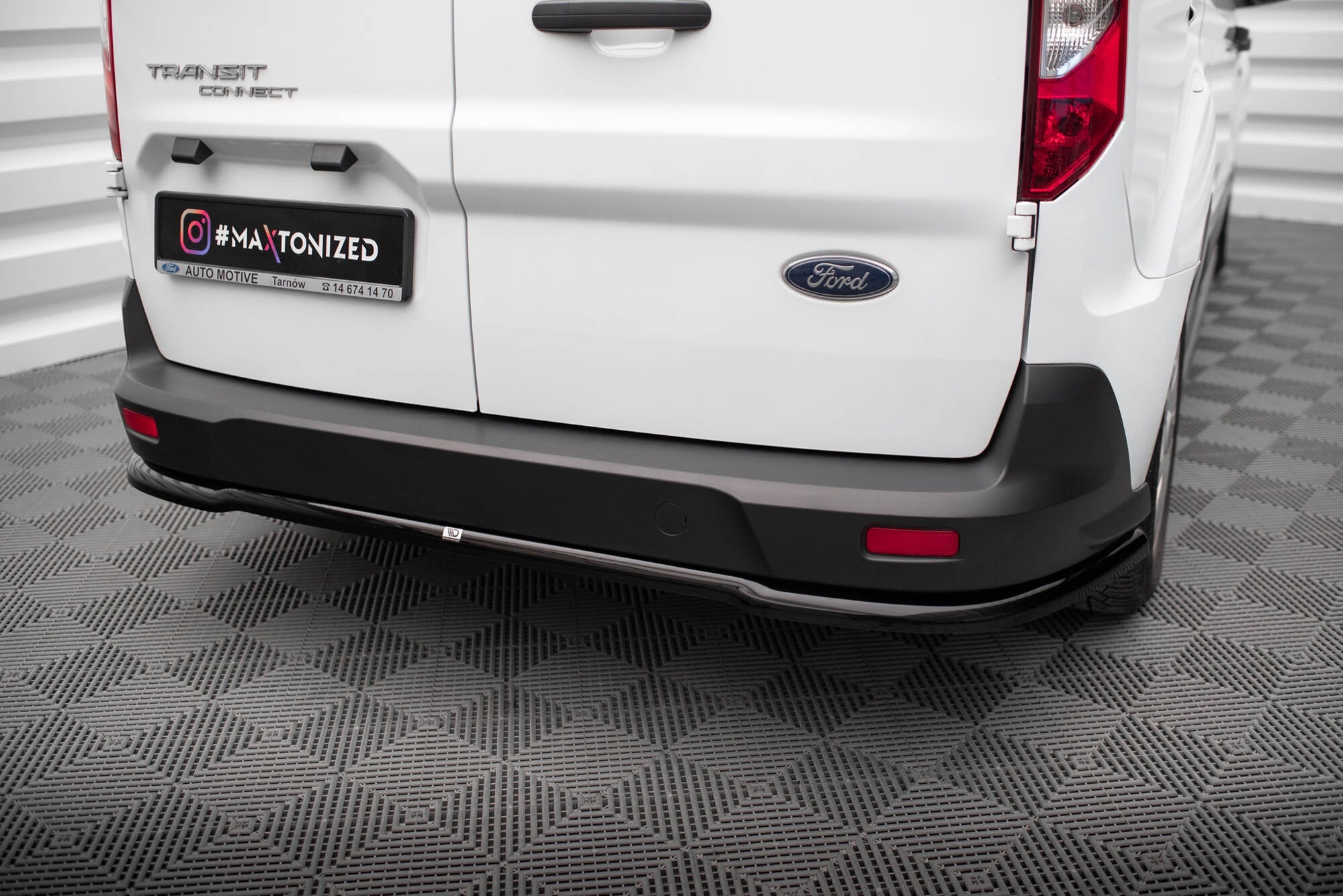 Maxton Design Splitter trasero para Ford Transit Connect Mk2 Facelift - imagen 1
