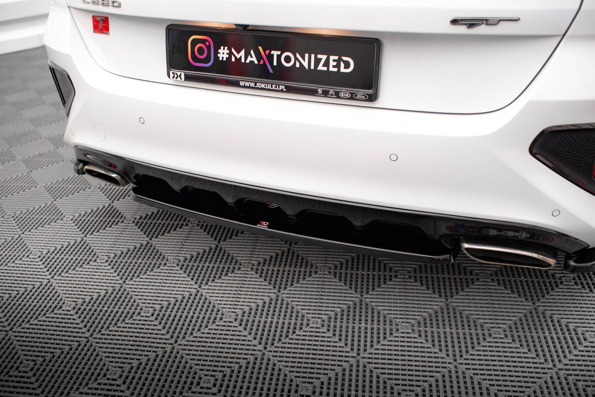 Maxton Design Splitter trasero para Kia Ceed GT Mk3 - imagen 1