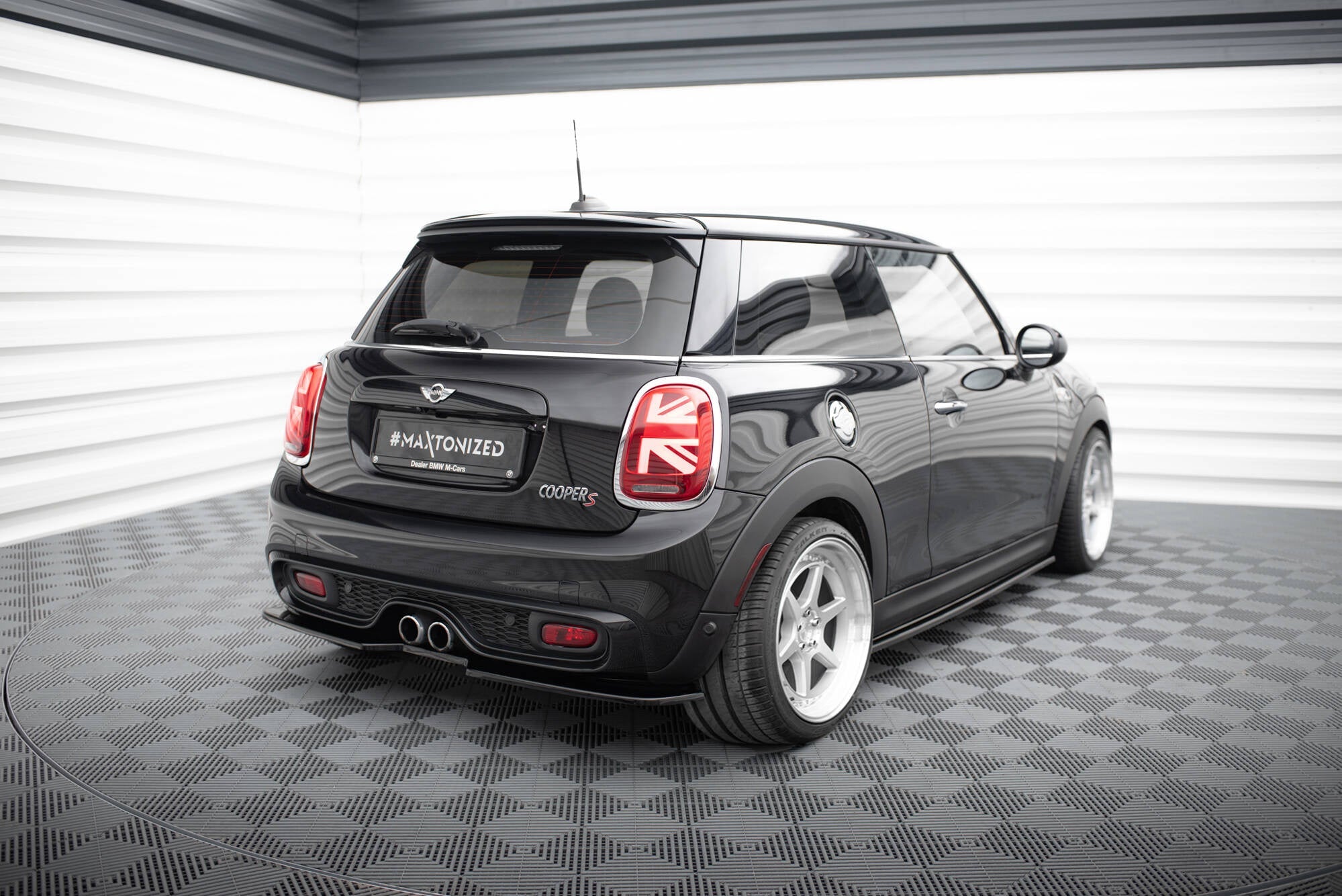 Maxton Design Splitter trasero para Mini Cooper S F56 / F56 Facelift - imagen 1
