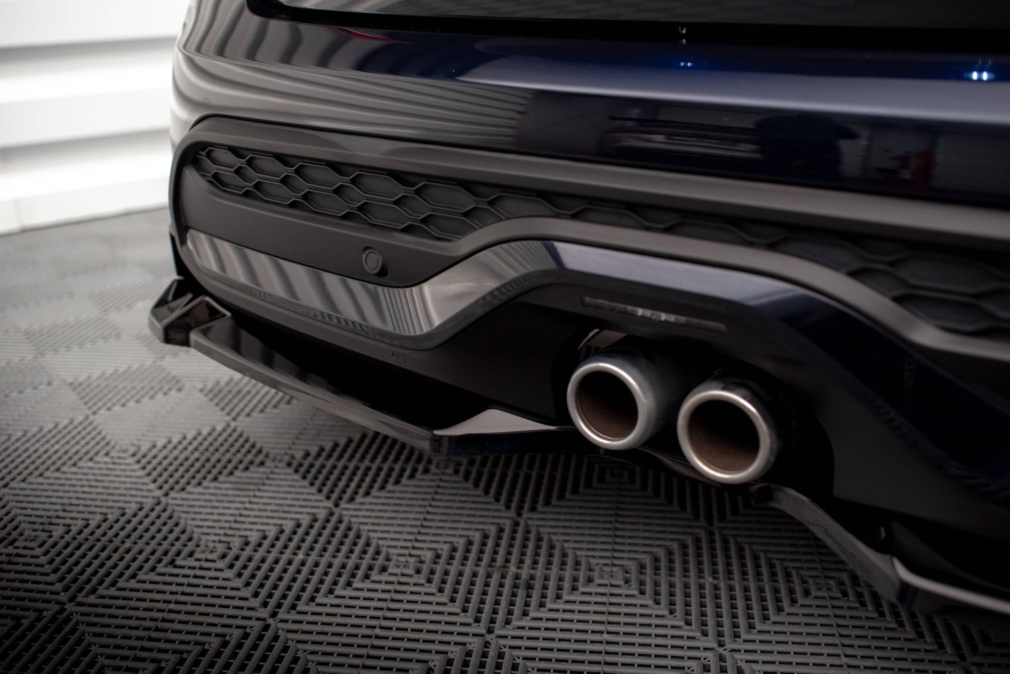 Maxton Design Splitter trasero para Mini Cooper S F56 Facelift - imagen 3