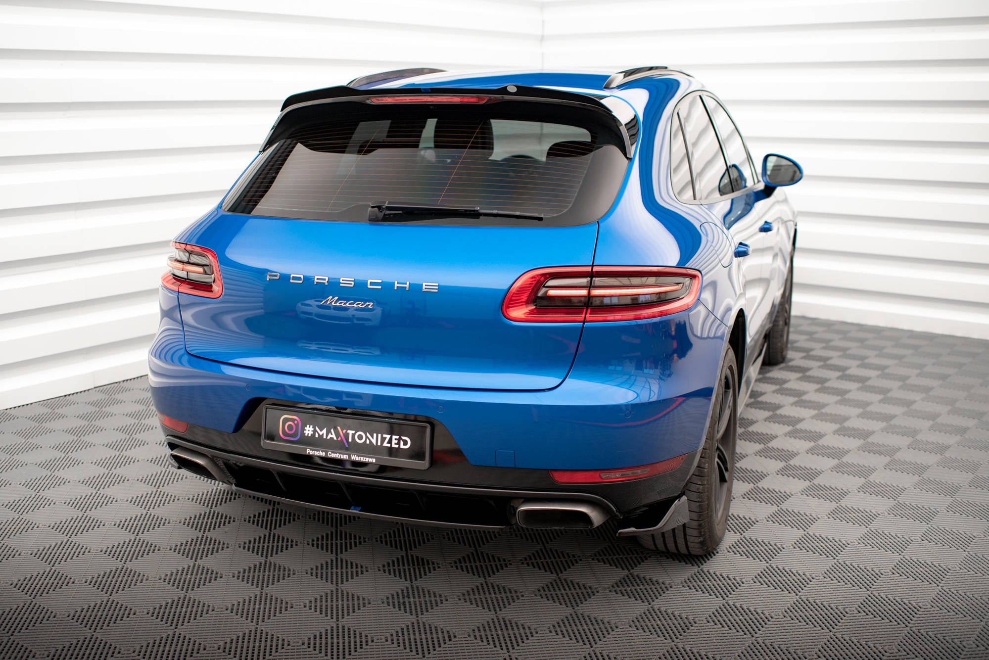 Maxton Design Splitter trasero para Porsche Macan Mk1 - imagen 3