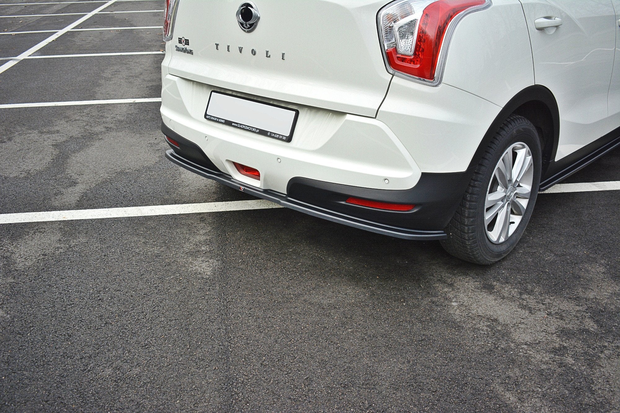 Maxton Design Splitter trasero para Ssangyong Tivoli - imagen 3