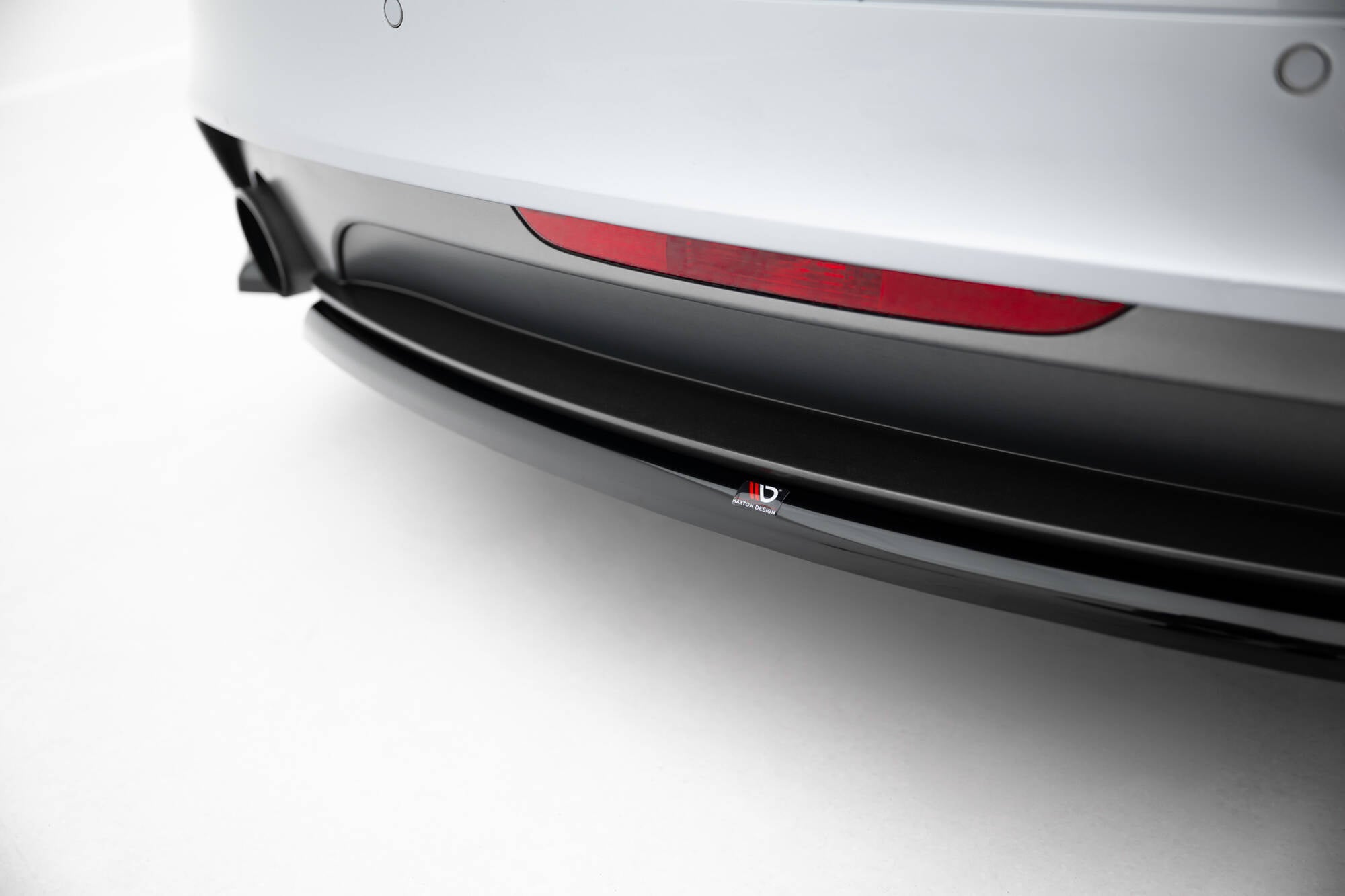 Maxton Design Splitter trasero central para Audi TT S-Line 8J Facelift - imagen 3