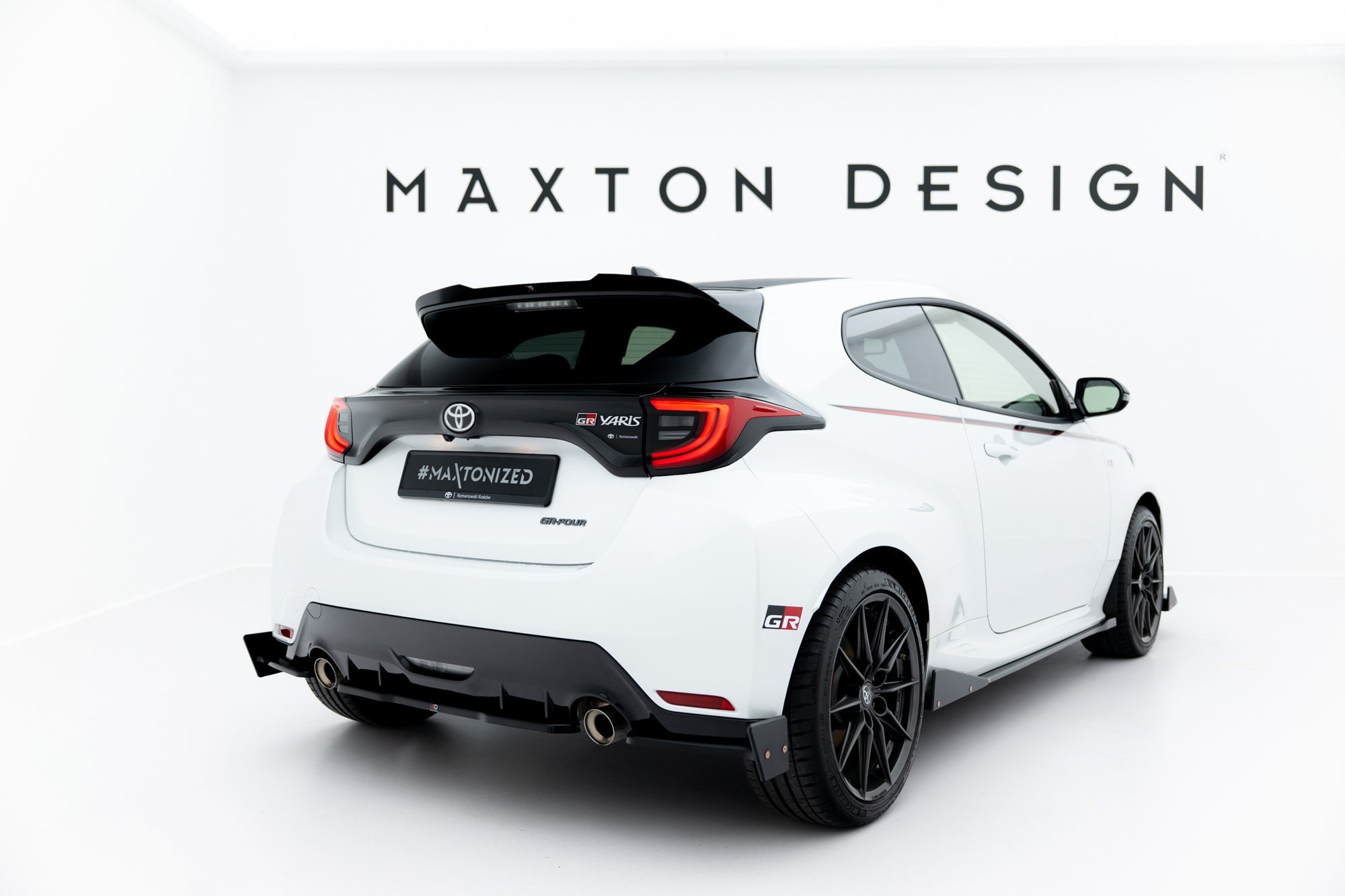 Maxton Design Splitter trasero para Toyota GR Yaris Mk4 - imagen 1