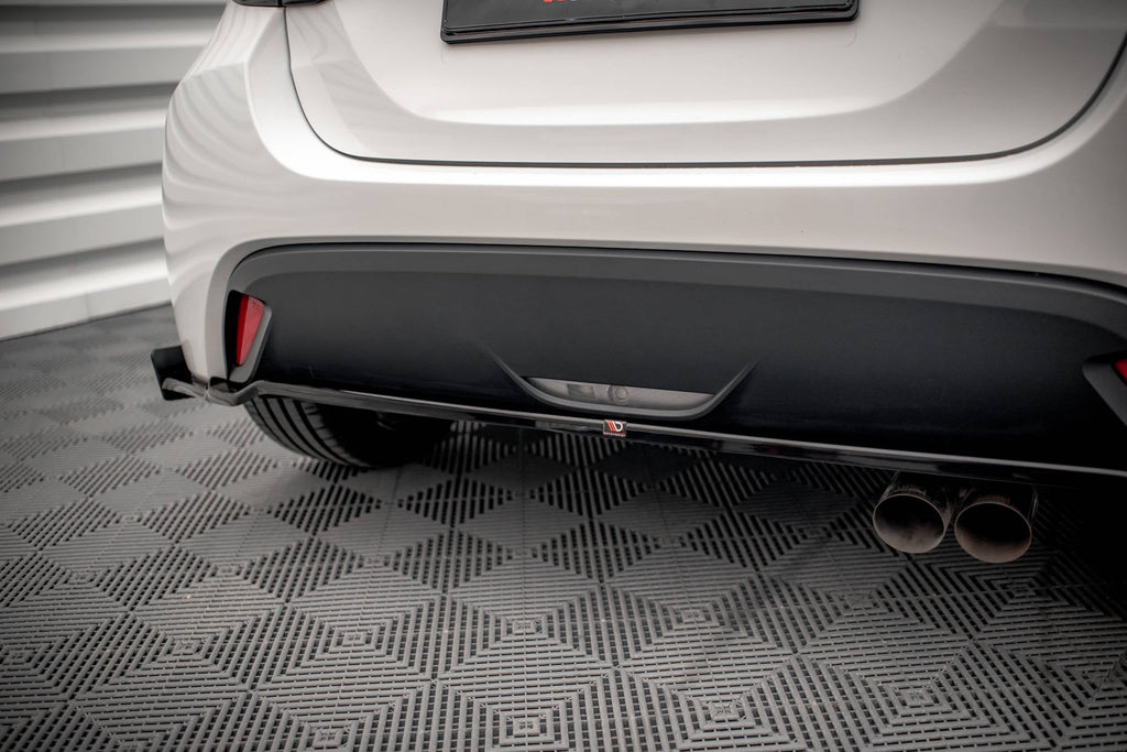 Maxton Design Splitter trasero V.1 + Flaps para Toyota Yaris Mk4 - imagen 3