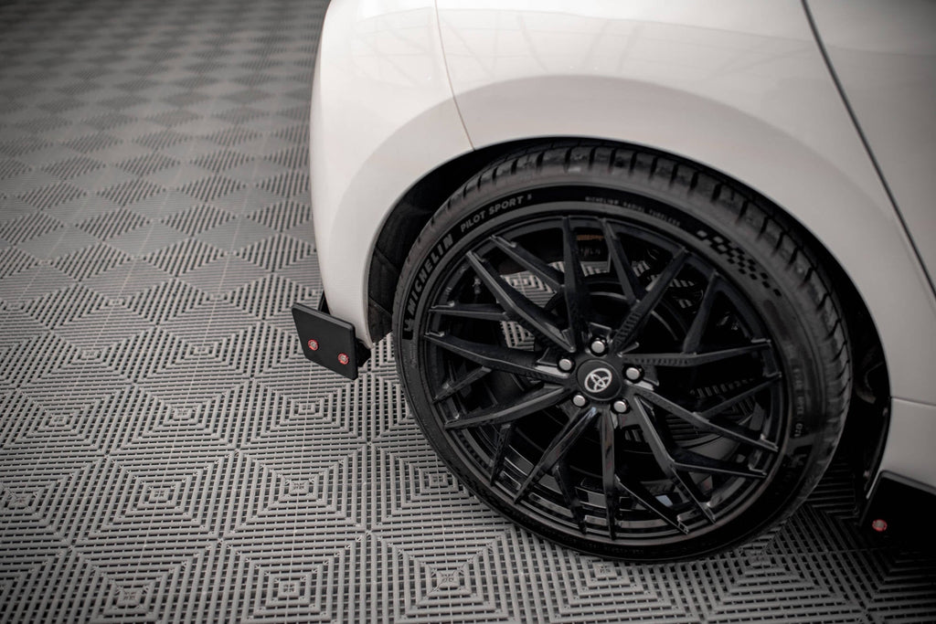 Maxton Design Splitter trasero V.1 + Flaps para Toyota Yaris Mk4 - imagen 4