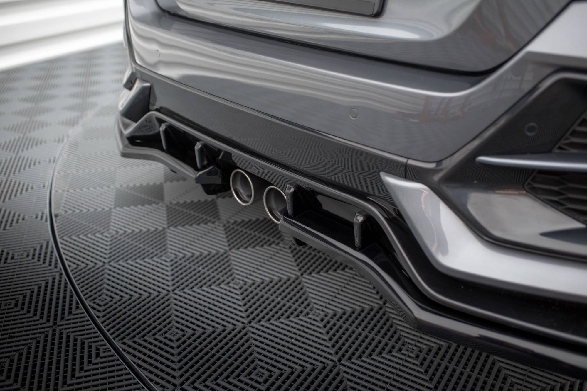 Maxton Design Splitter trasero V.1 (with vertical bars) para Honda Civic Sport Mk 10 Facelift - imagen 3