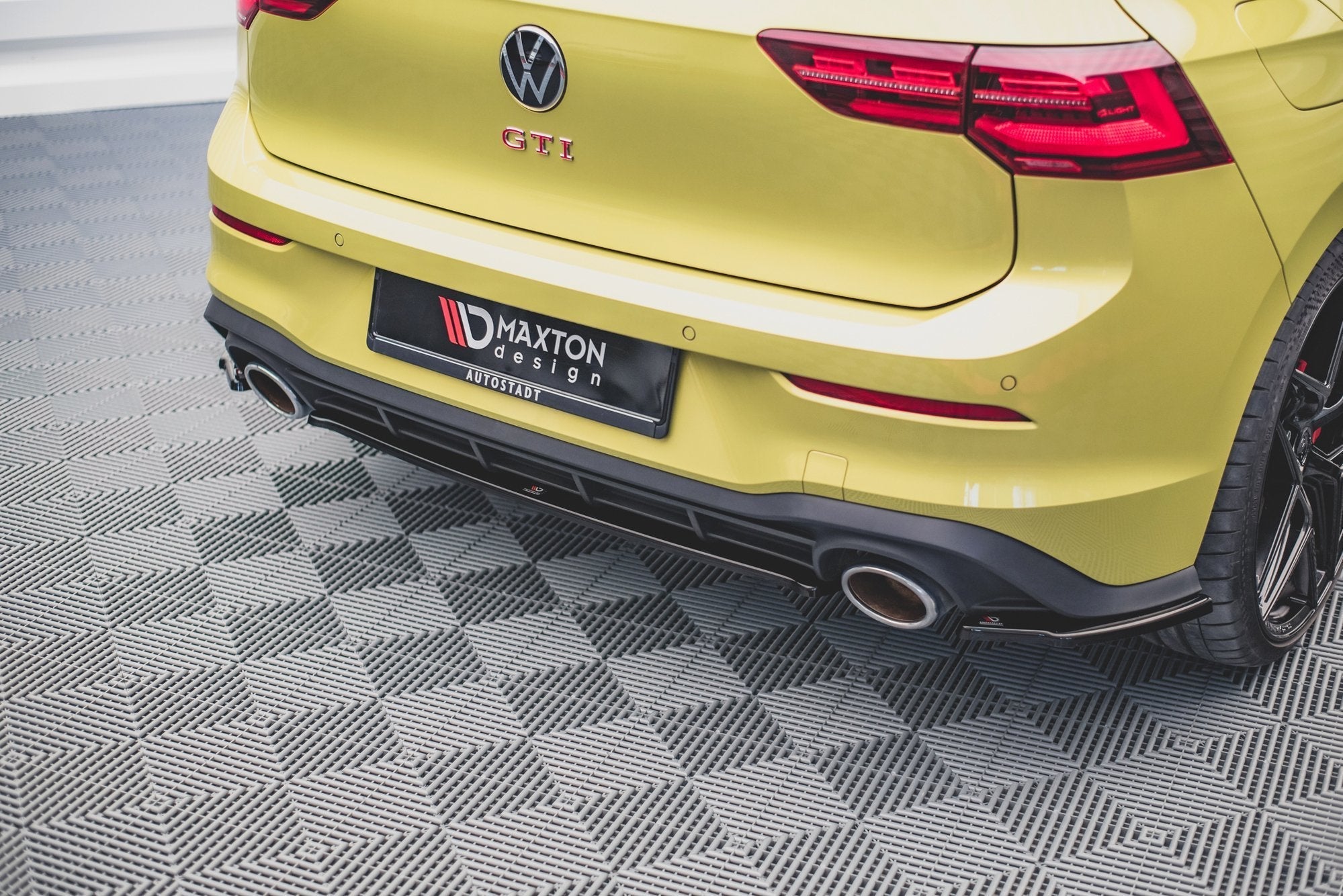 Maxton Design Splitter trasero para Volkswagen Golf GTI Clubsport Mk8 - imagen 1