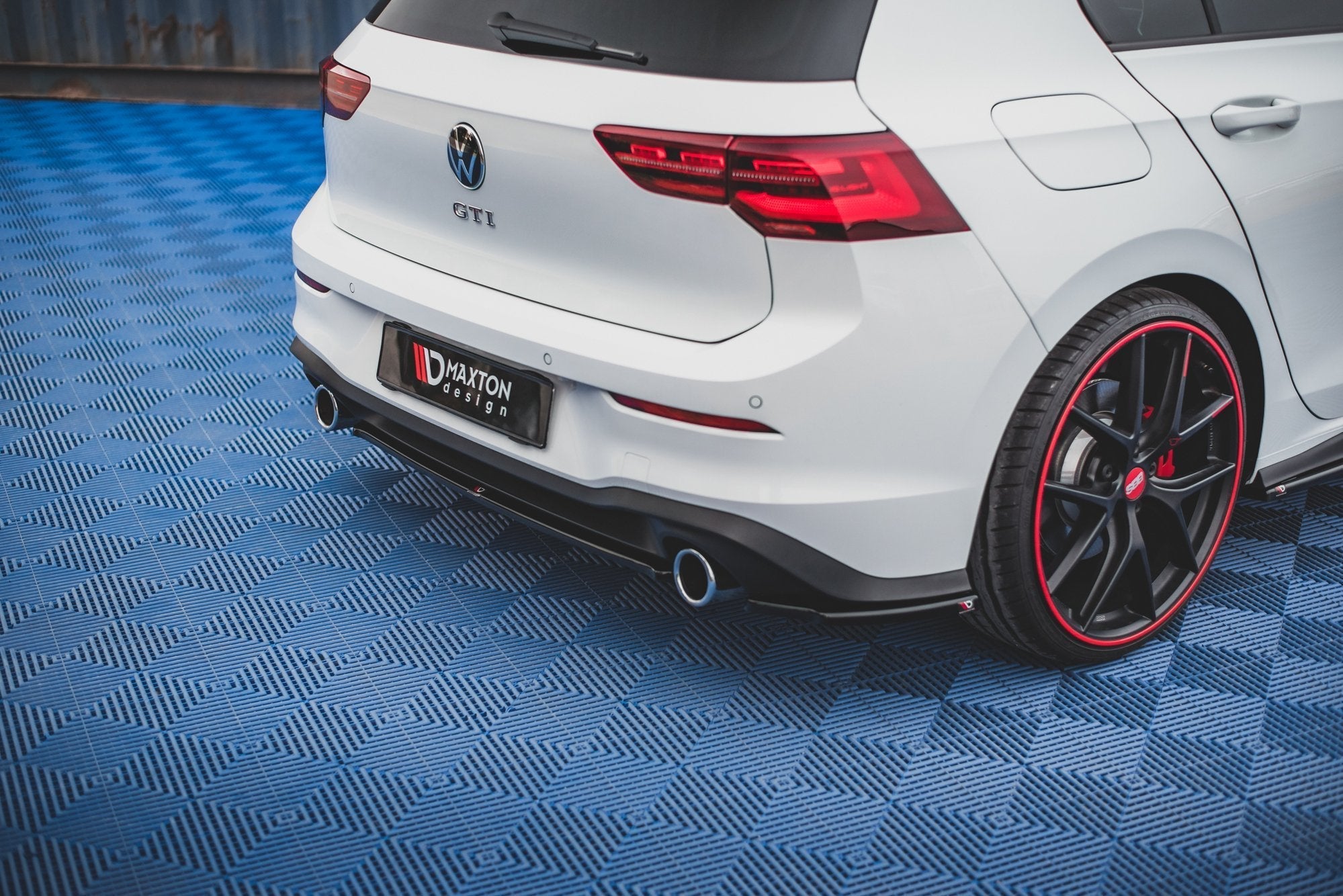 Maxton Design Splitter trasero para Volkswagen Golf GTI Mk8 - imagen 5