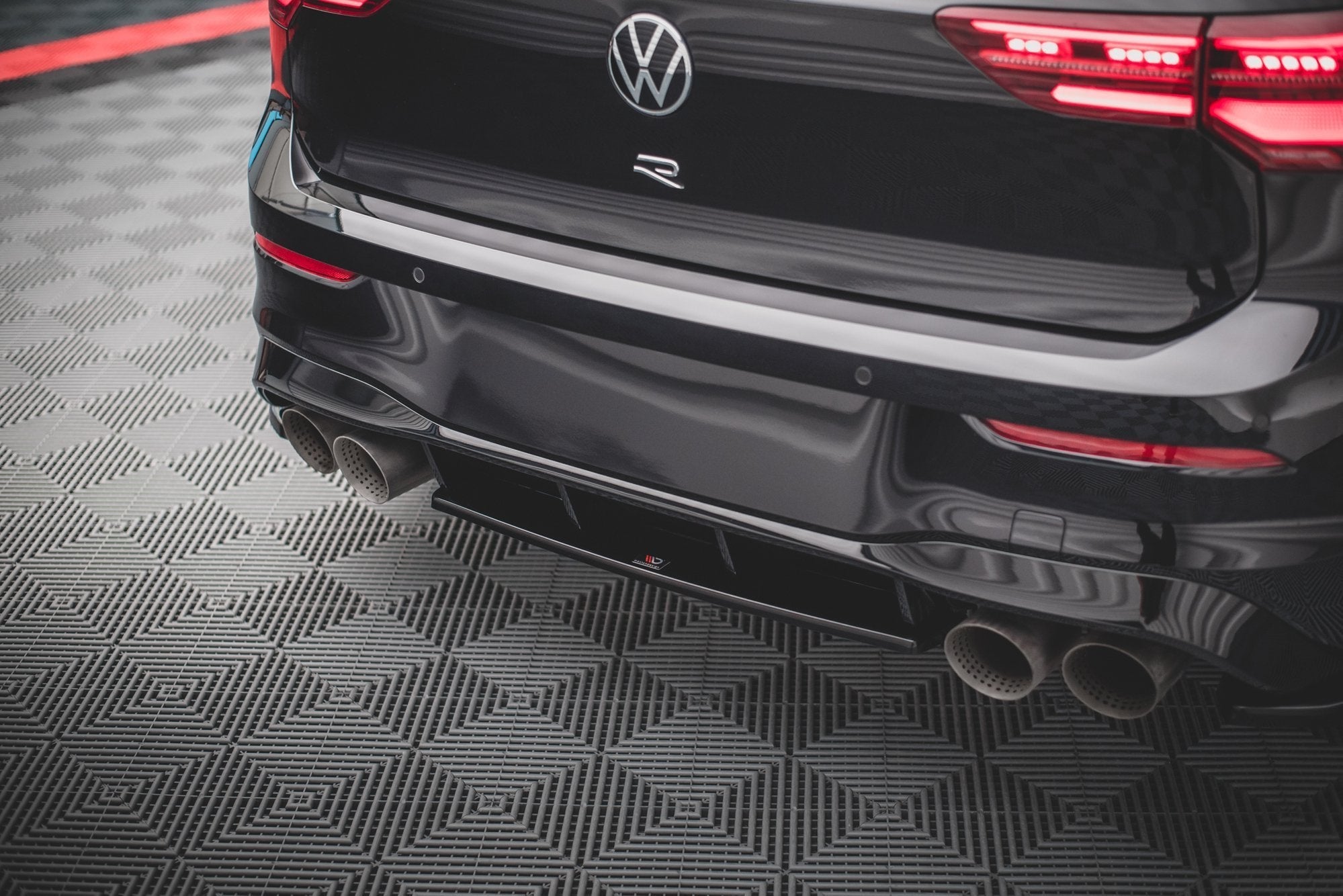 Maxton Design Splitter trasero para Volkswagen Golf R Hatchback Mk8 / Mk8 Facelift - imagen 1