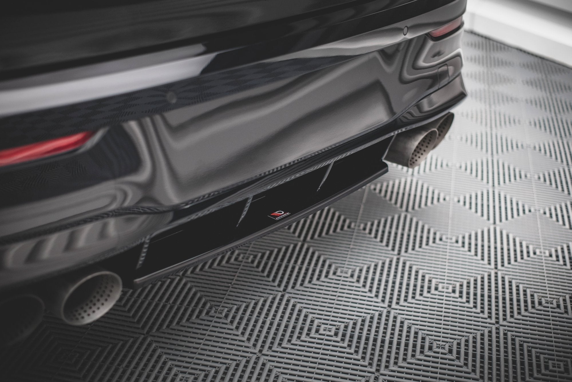 Maxton Design Splitter trasero para Volkswagen Golf R Hatchback Mk8 / Mk8 Facelift - imagen 4