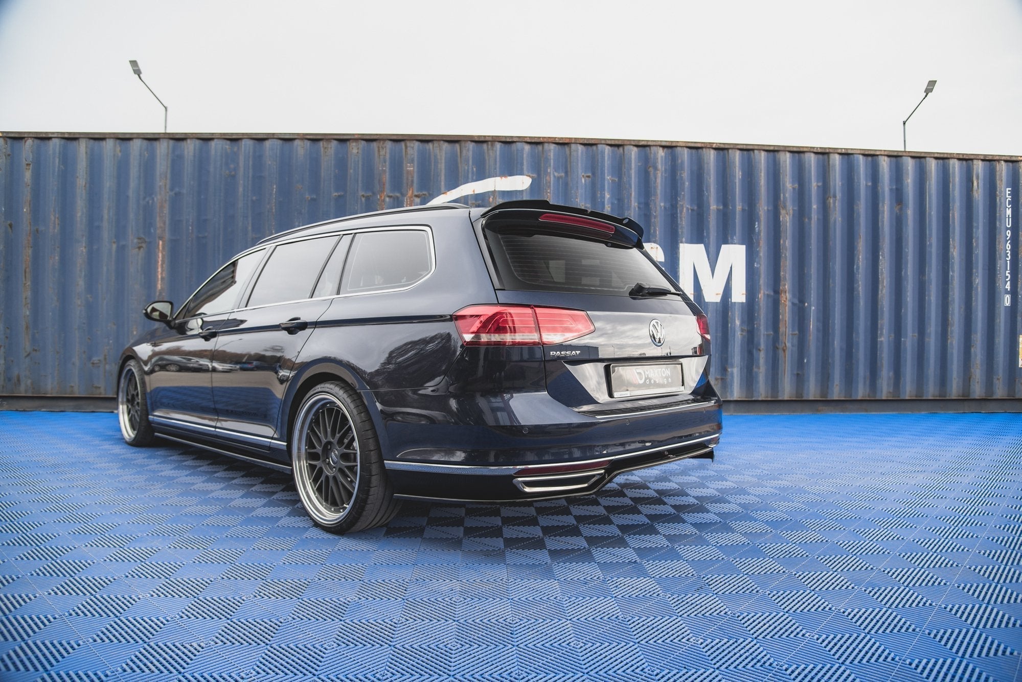 Maxton Design Splitter trasero para Volkswagen Passat B8 - imagen 3