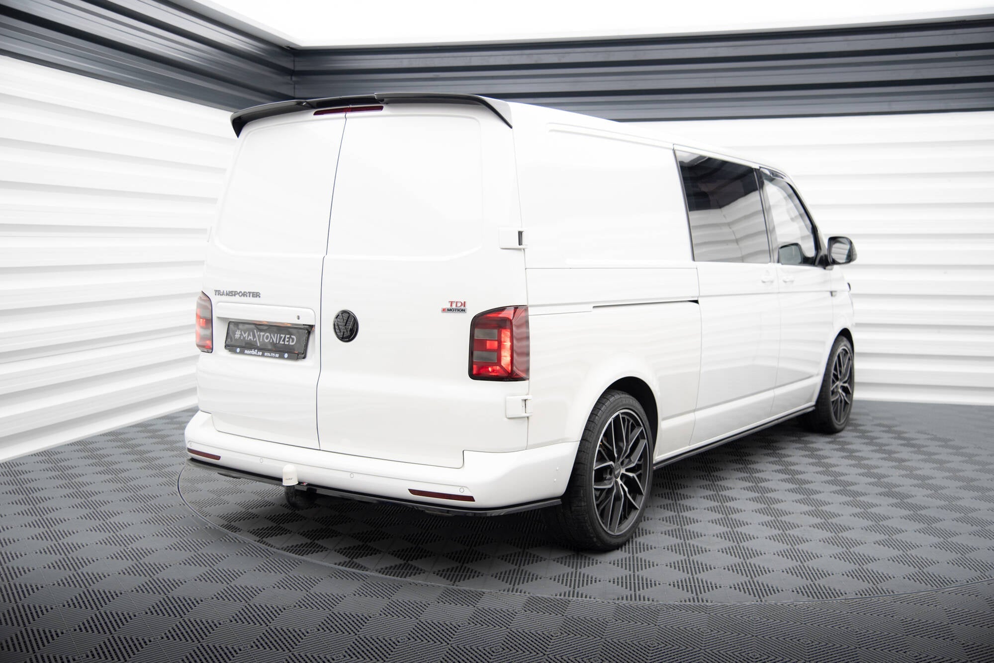 Maxton Design Splitter trasero para Volkswagen T6 / T6.1 Long - imagen 2