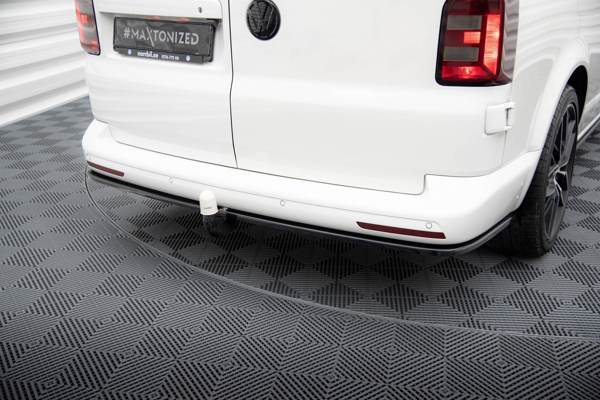 Maxton Design Splitter trasero para Volkswagen T6 / T6.1 Long - imagen 1
