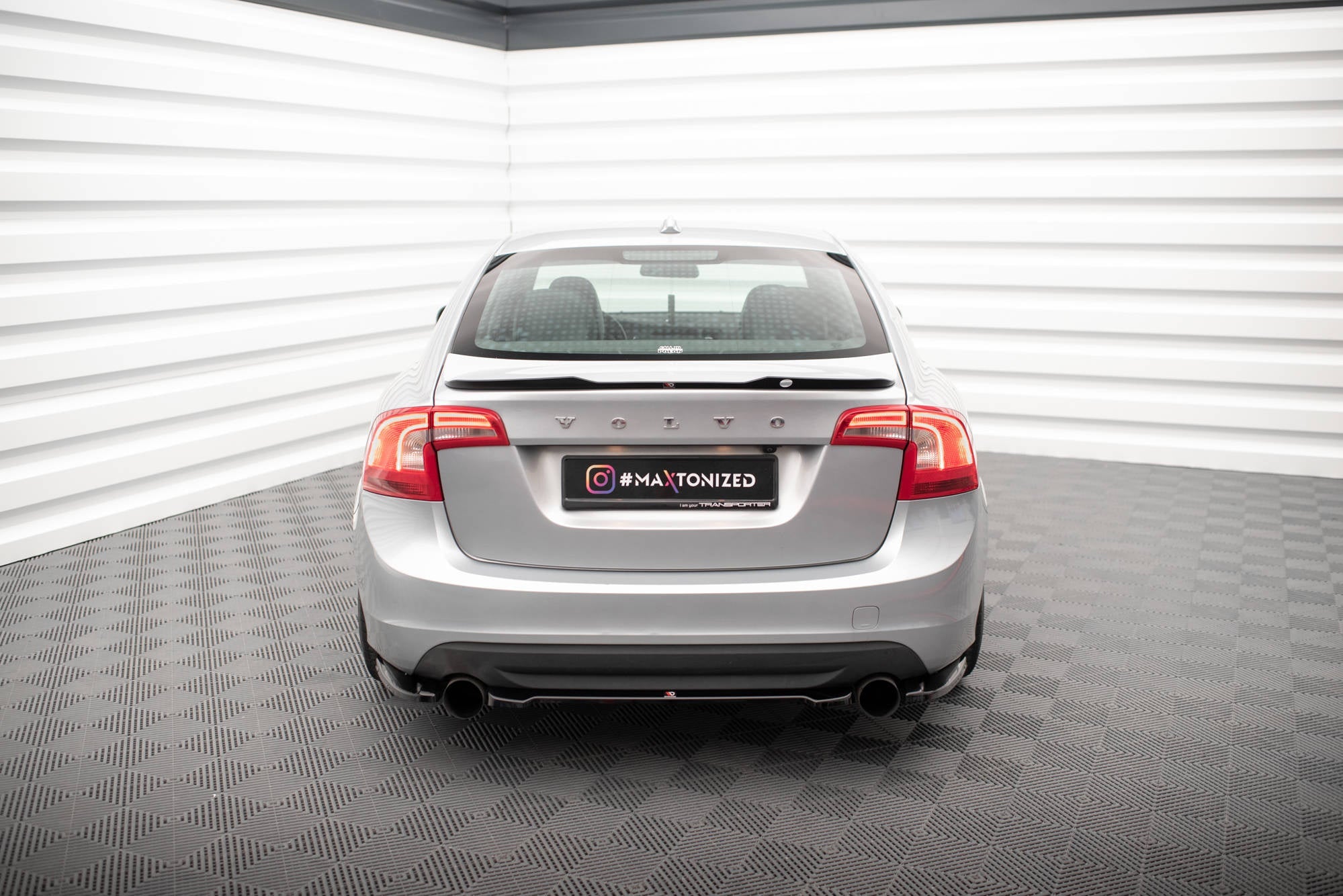 Maxton Design Splitter trasero para Volvo S60 Mk2 - imagen 1