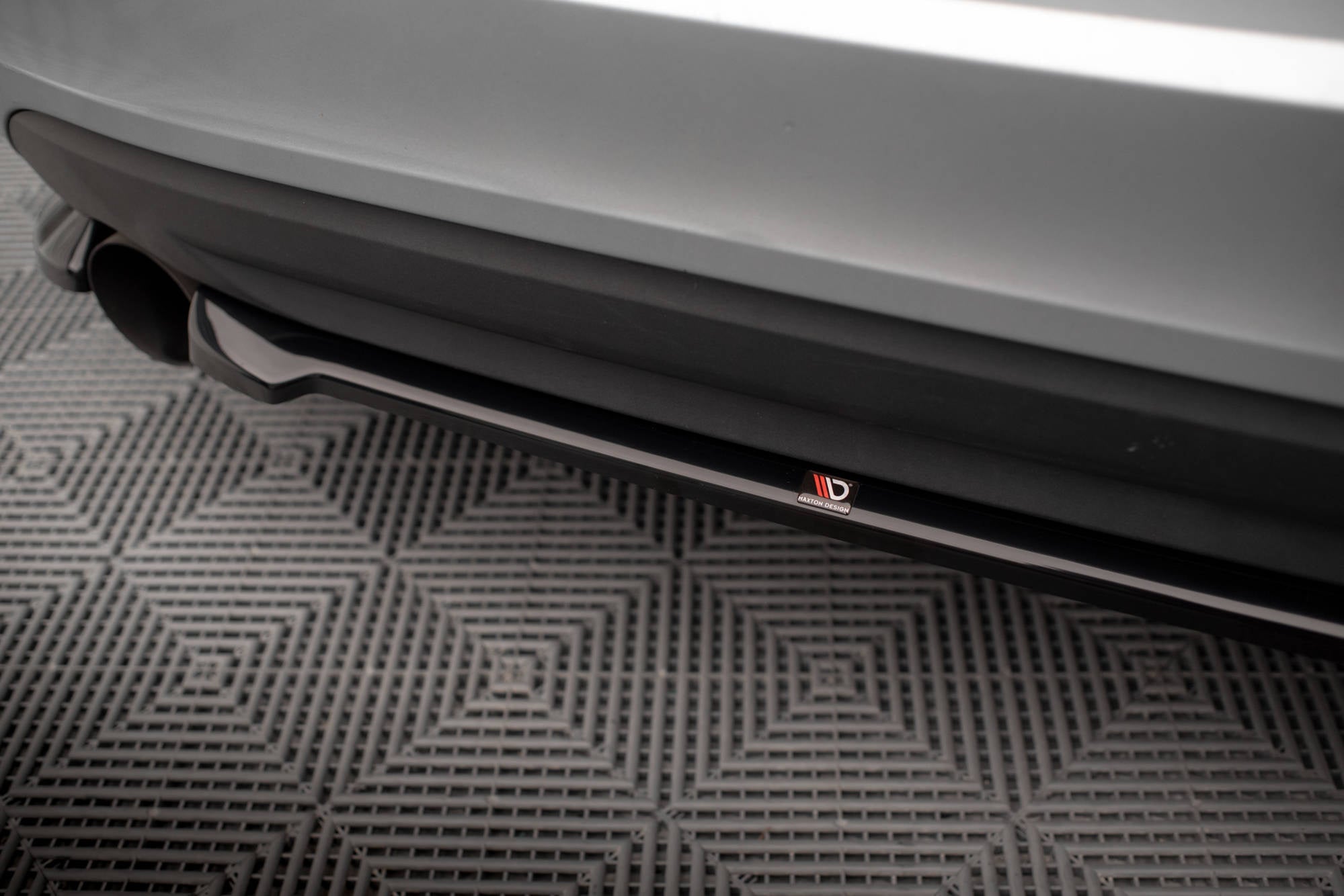 Maxton Design Splitter trasero para Volvo S60 Mk2 - imagen 3