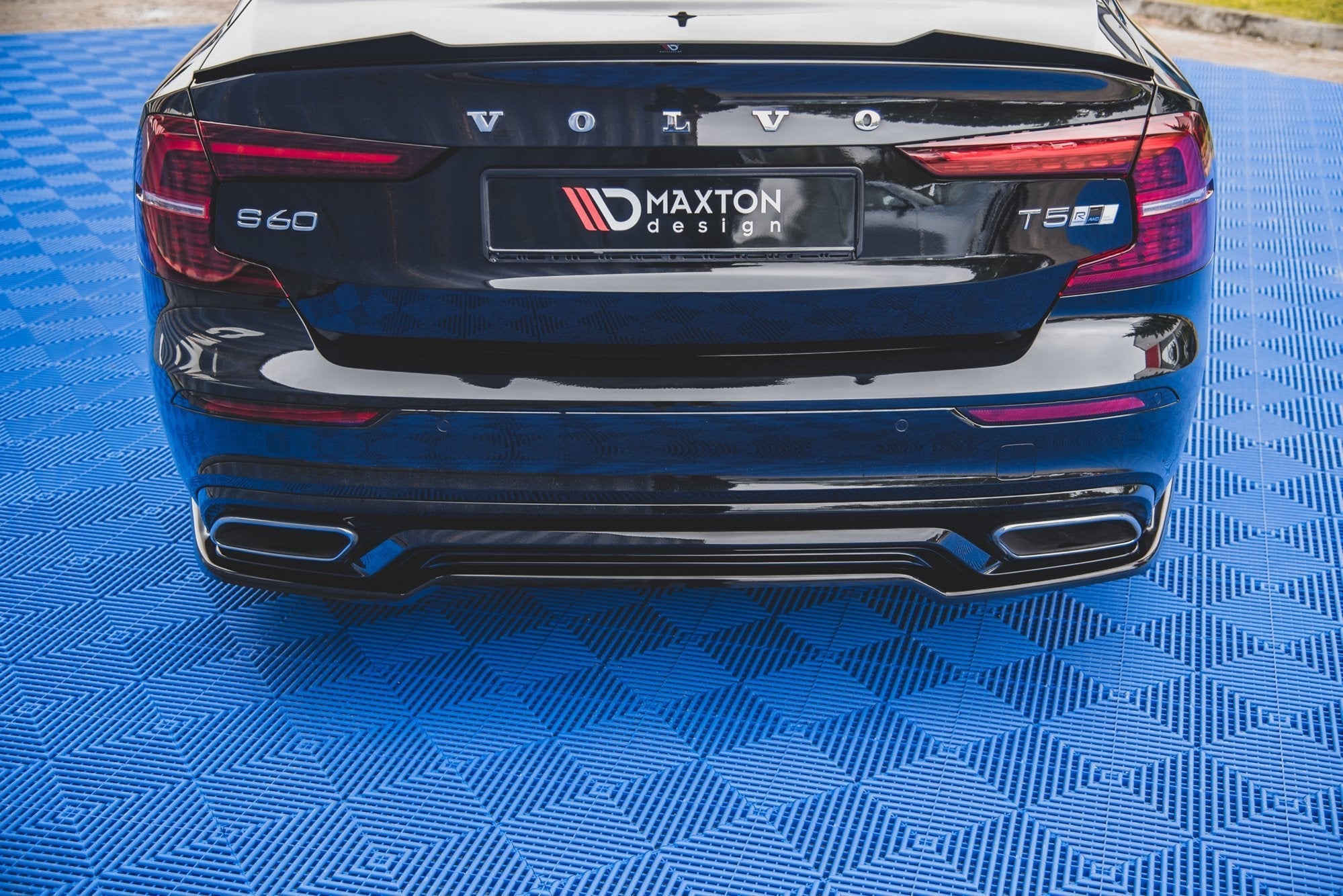 Maxton Design Splitter trasero para Volvo S60/V60 R-Design Mk3 - imagen 1