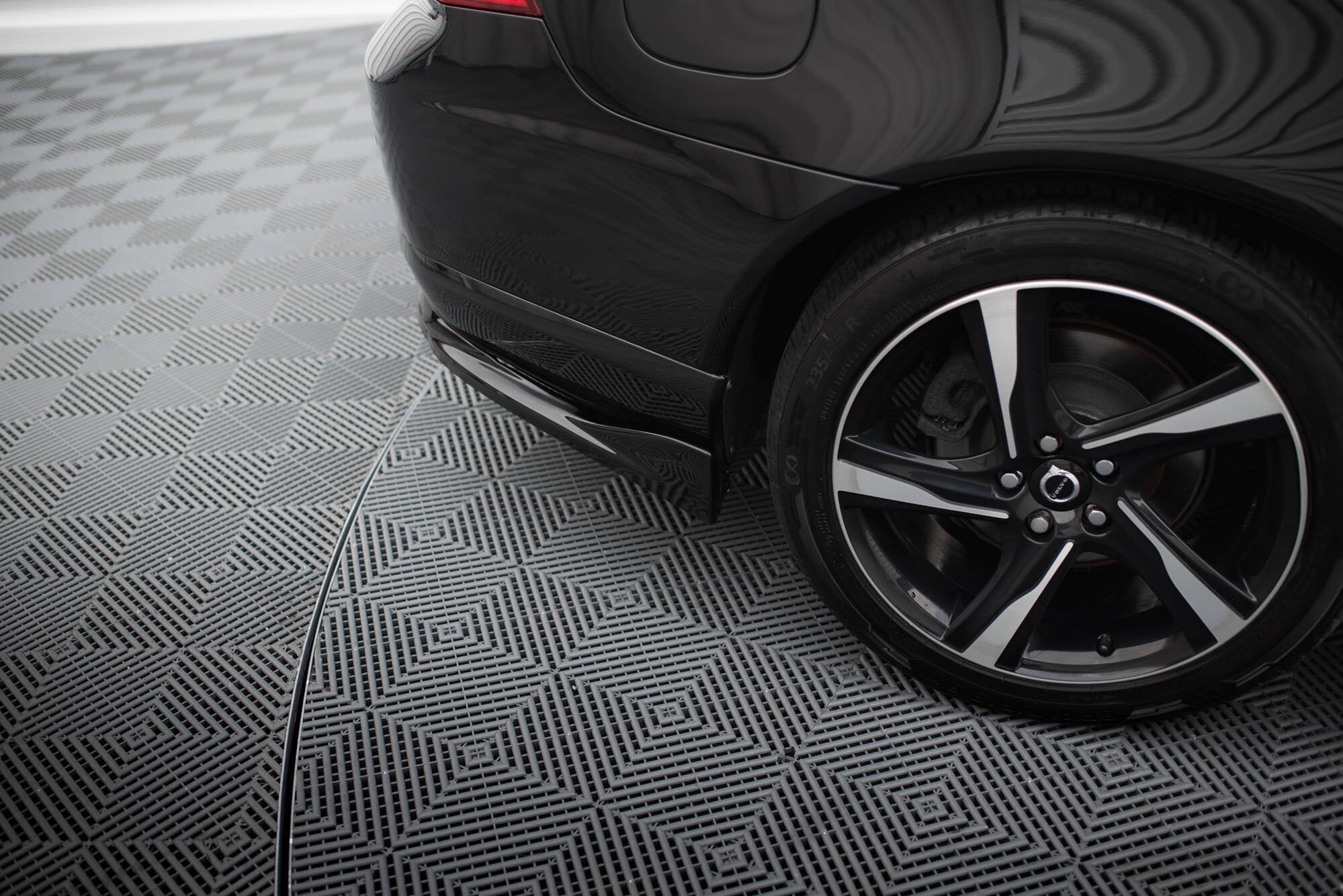 Maxton Design Splitter trasero para Volvo S80 Mk2 - imagen 3