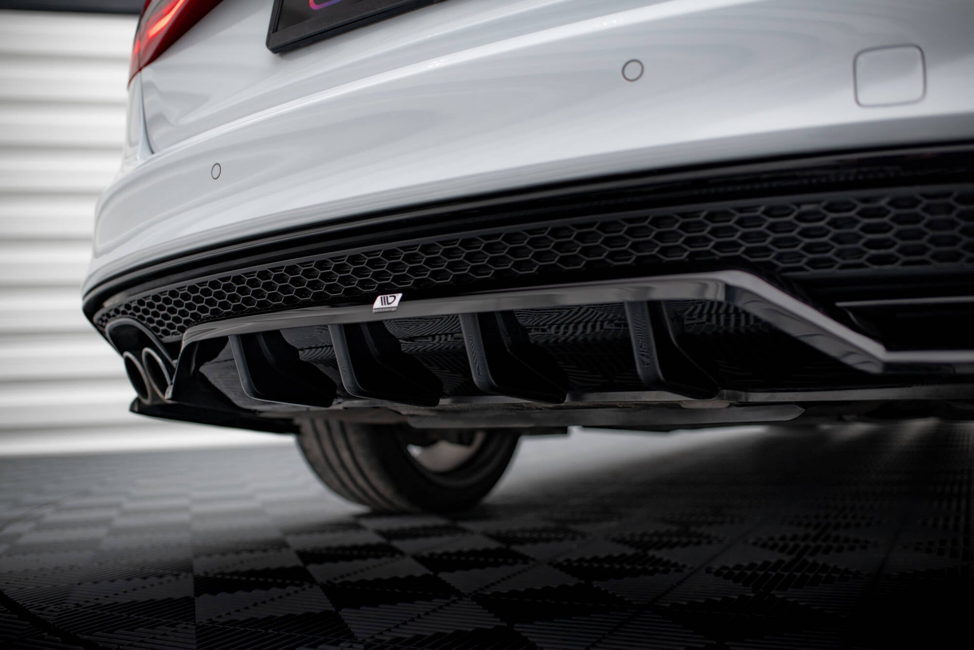 Maxton Design Splitter trasero (With Vertical Bars) para Audi A4 Competition B8 Facelift - imagen 2