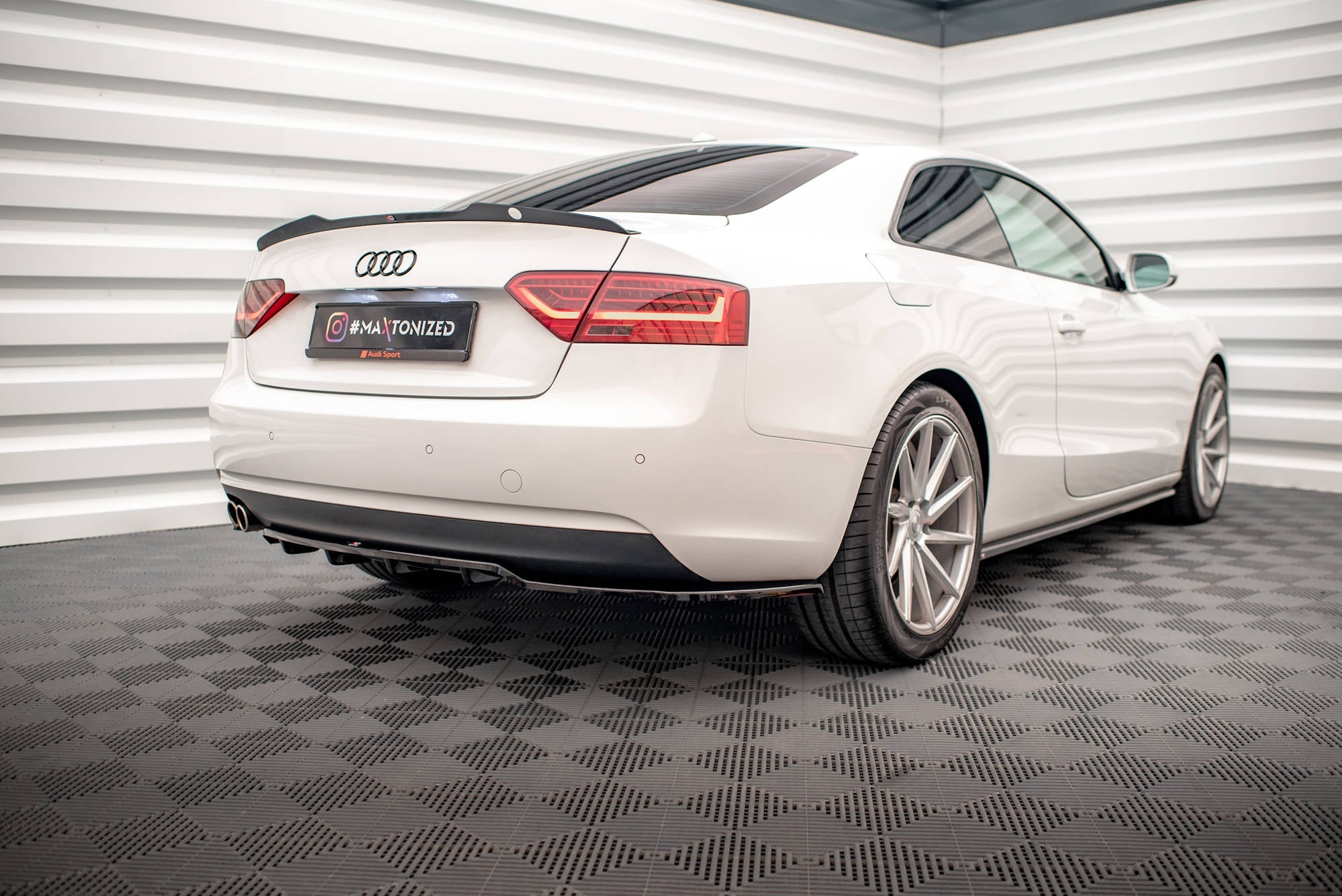 Maxton Design Splitter trasero (With Vertical Bars) para Audi A5 Coupe 8T Facelift - imagen 5