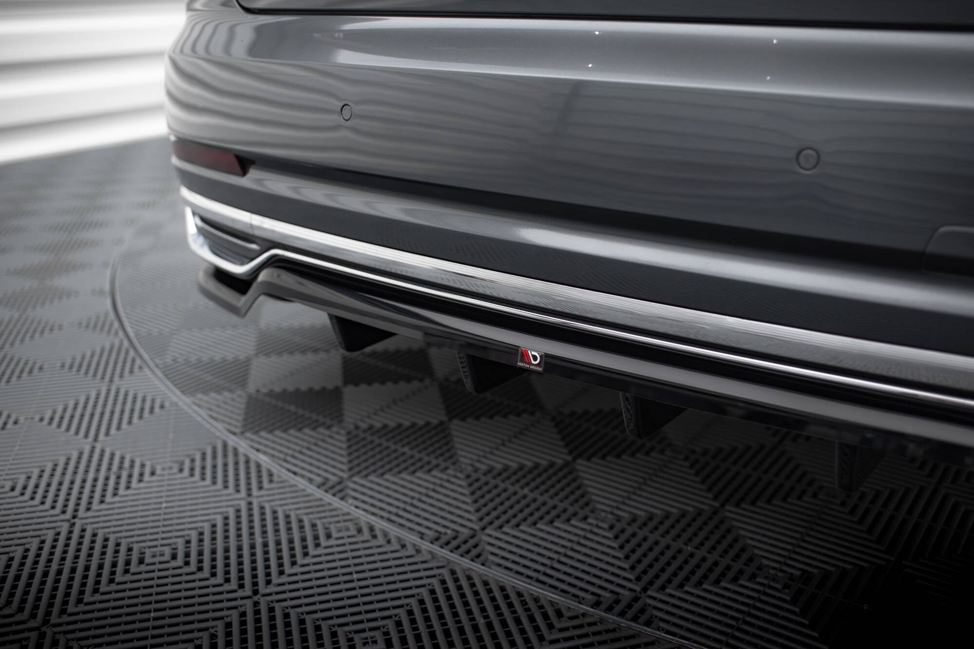 Maxton Design Splitter trasero (With Vertical Bars) para Audi A8 D5 - imagen 2
