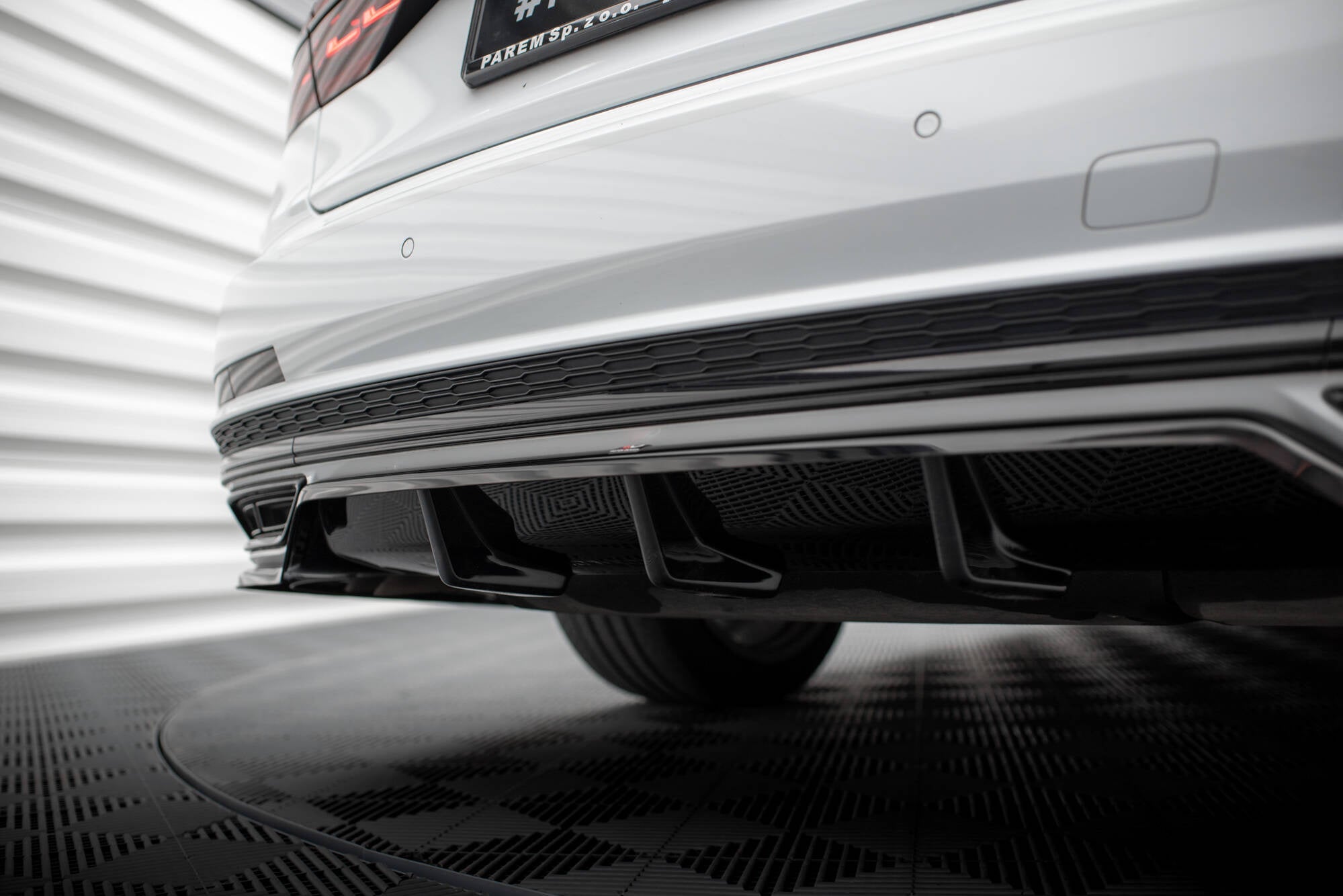 Maxton Design Splitter trasero (With Vertical Bars) para Audi A8 S-Line D5 - imagen 3