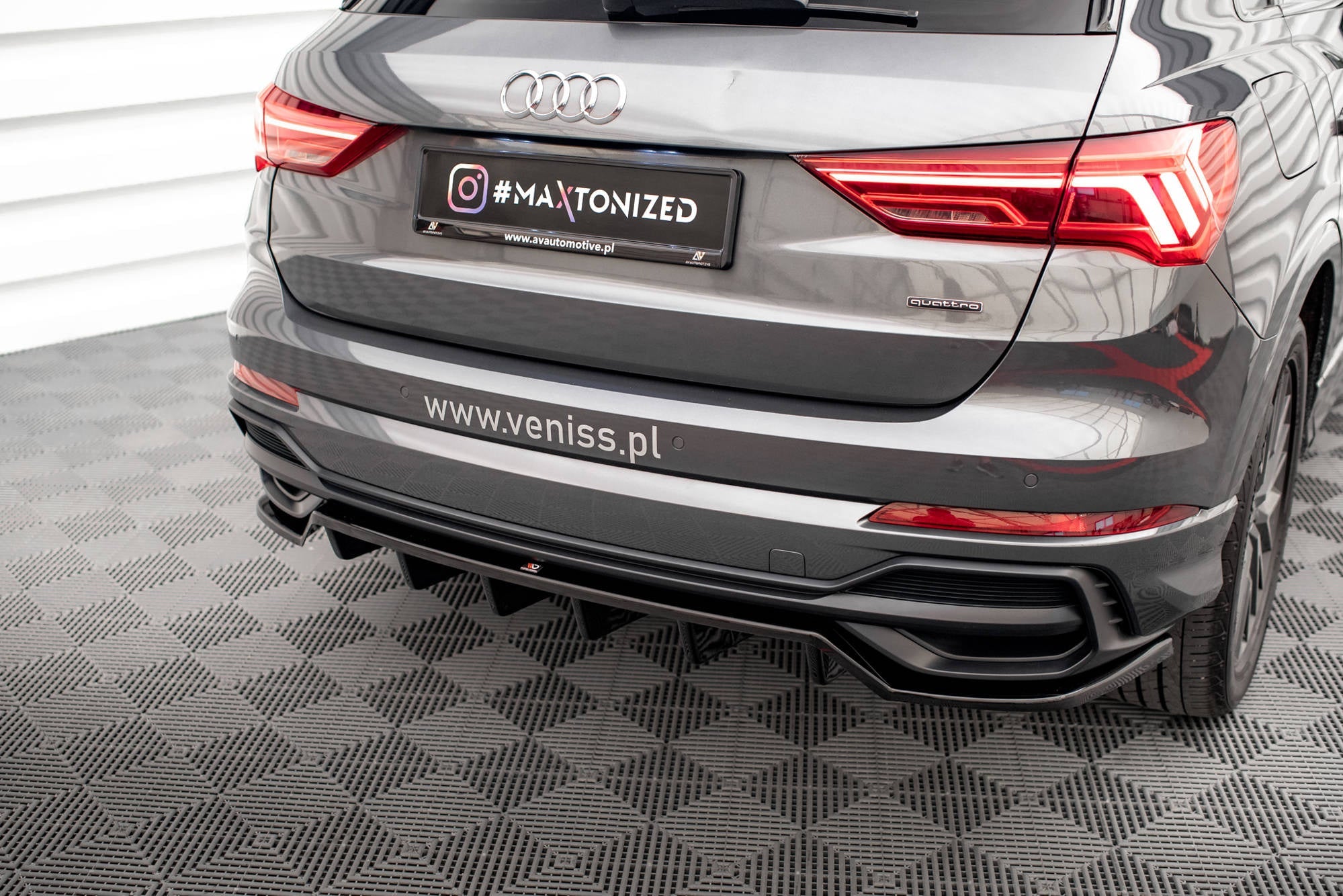 Maxton Design Splitter trasero (With Vertical Bars) para Audi Q3 S-Line SUV F3 - imagen 1