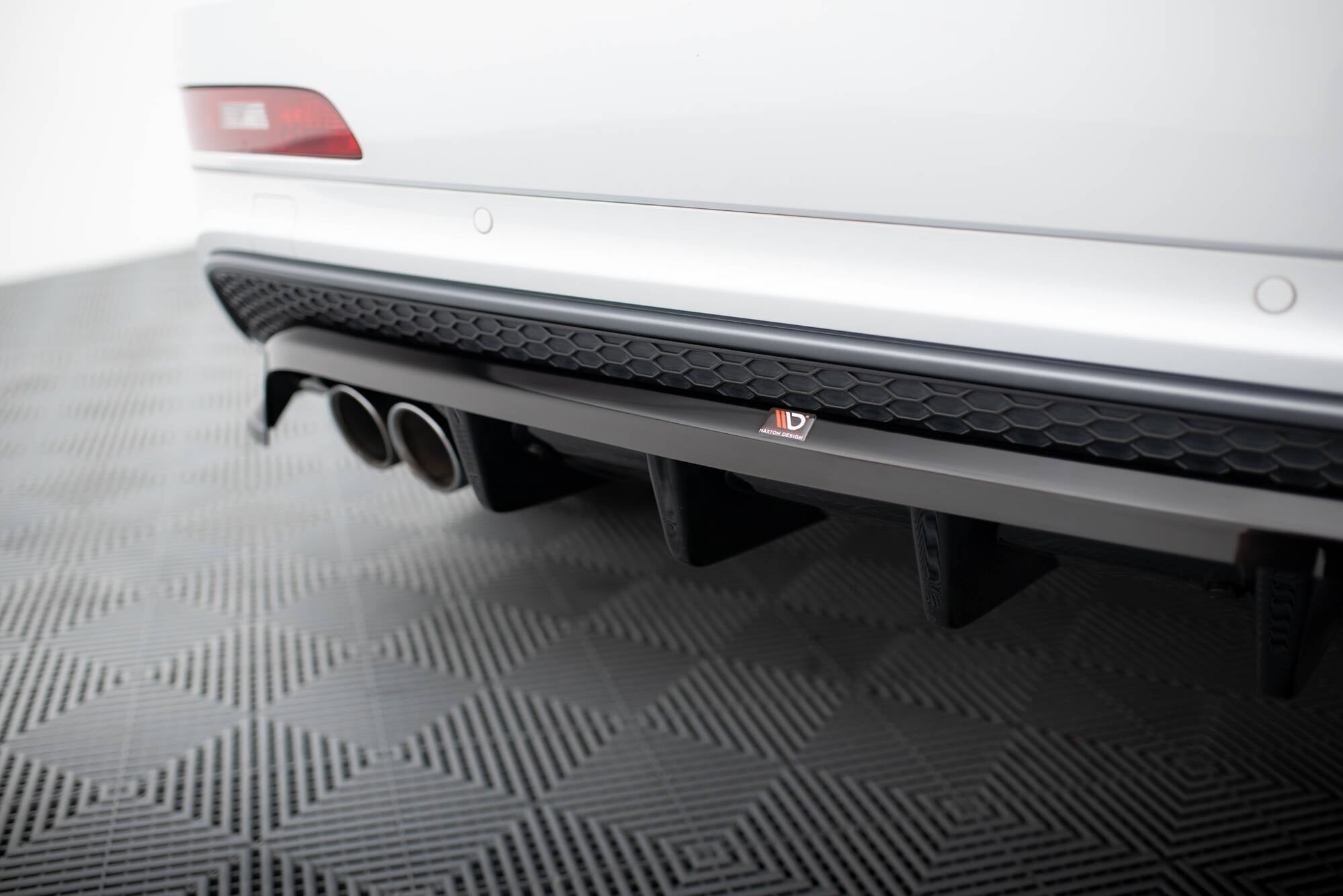 Maxton Design Splitter trasero (With Vertical Bars) para Audi Q3 S-line 8U - imagen 7