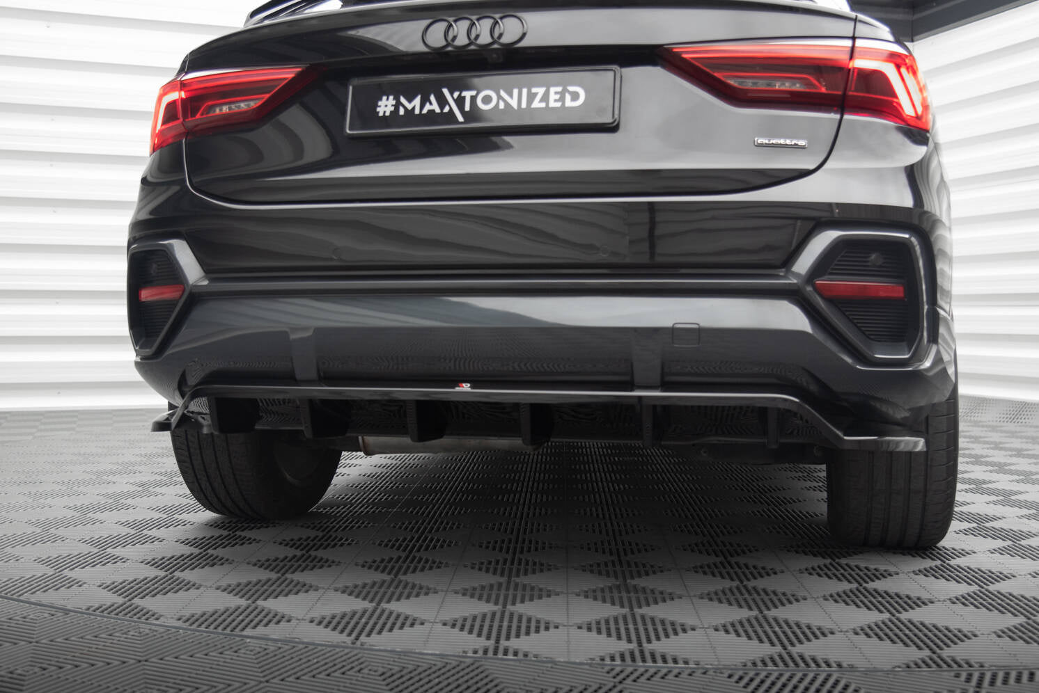 Maxton Design Splitter trasero (With Vertical Bars) para Audi Q3 Sportback F3 - imagen 3