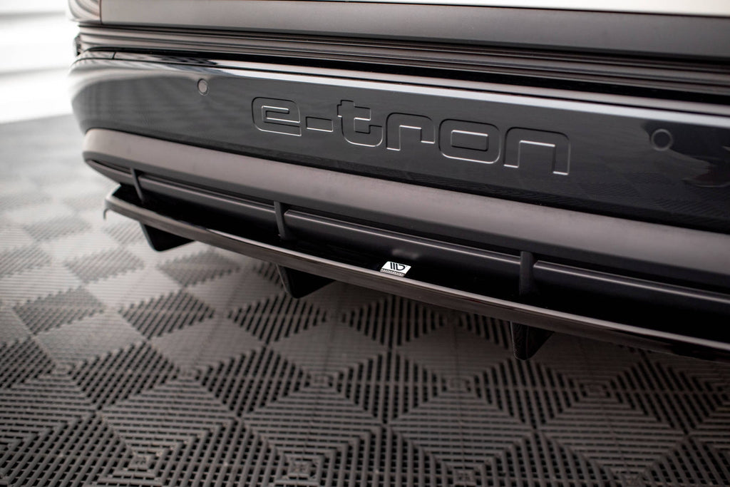 Maxton Design Splitter trasero (With Vertical Bars) para Audi Q4 e-tron Sportback S-line Mk1 - imagen 4