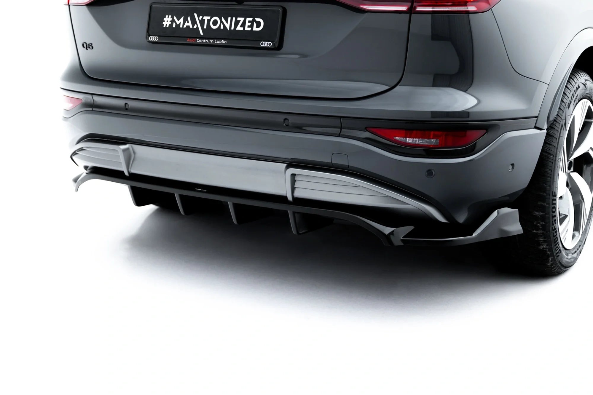 Maxton Design Splitter trasero (With Vertical Bars) para Audi Q6 e-tron S-Line / SQ6 e-tron SUV / Sportback Mk1 - imagen 4