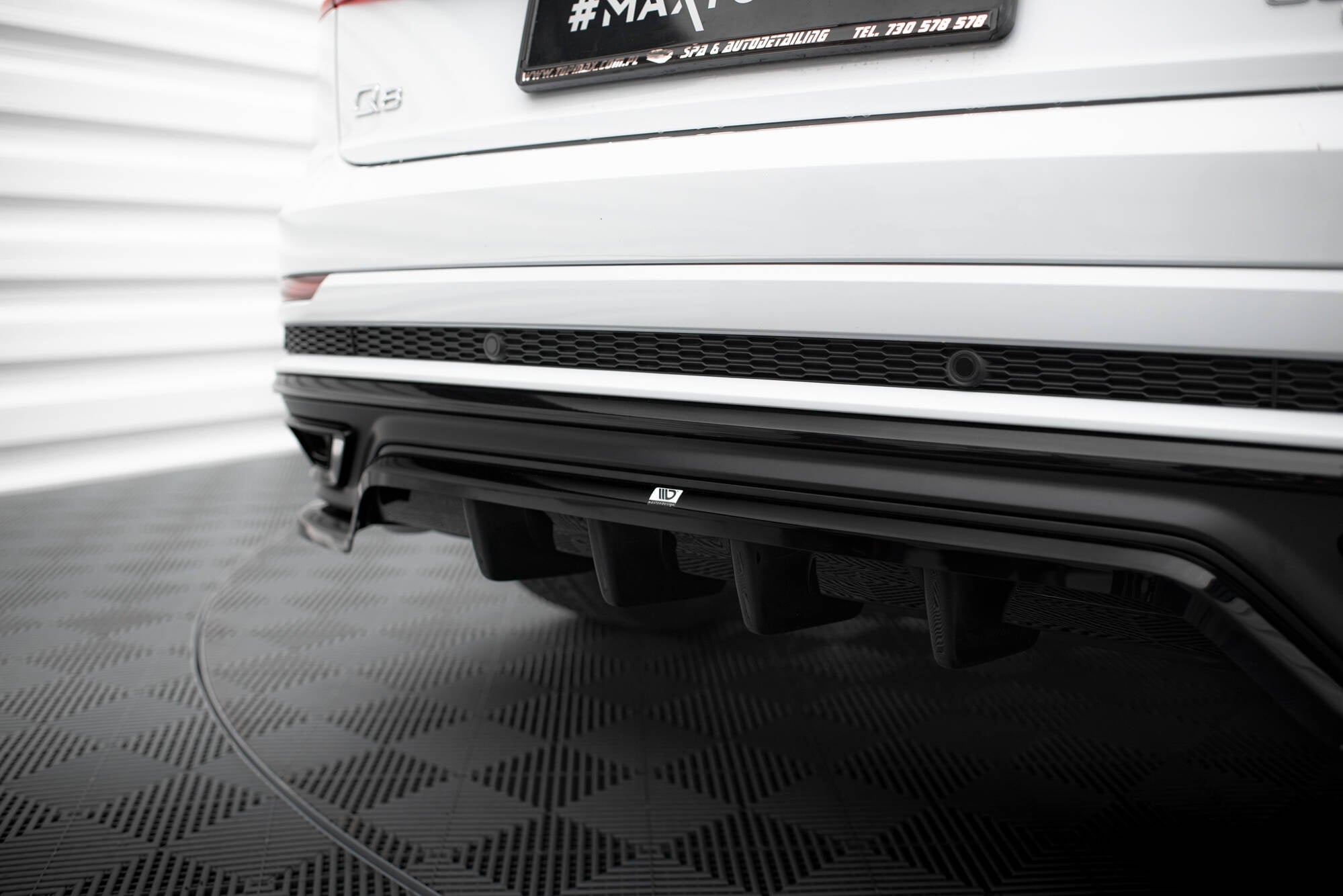 Maxton Design Splitter trasero (With Vertical Bars) para Audi Q8 S-Line Mk1 - imagen 3