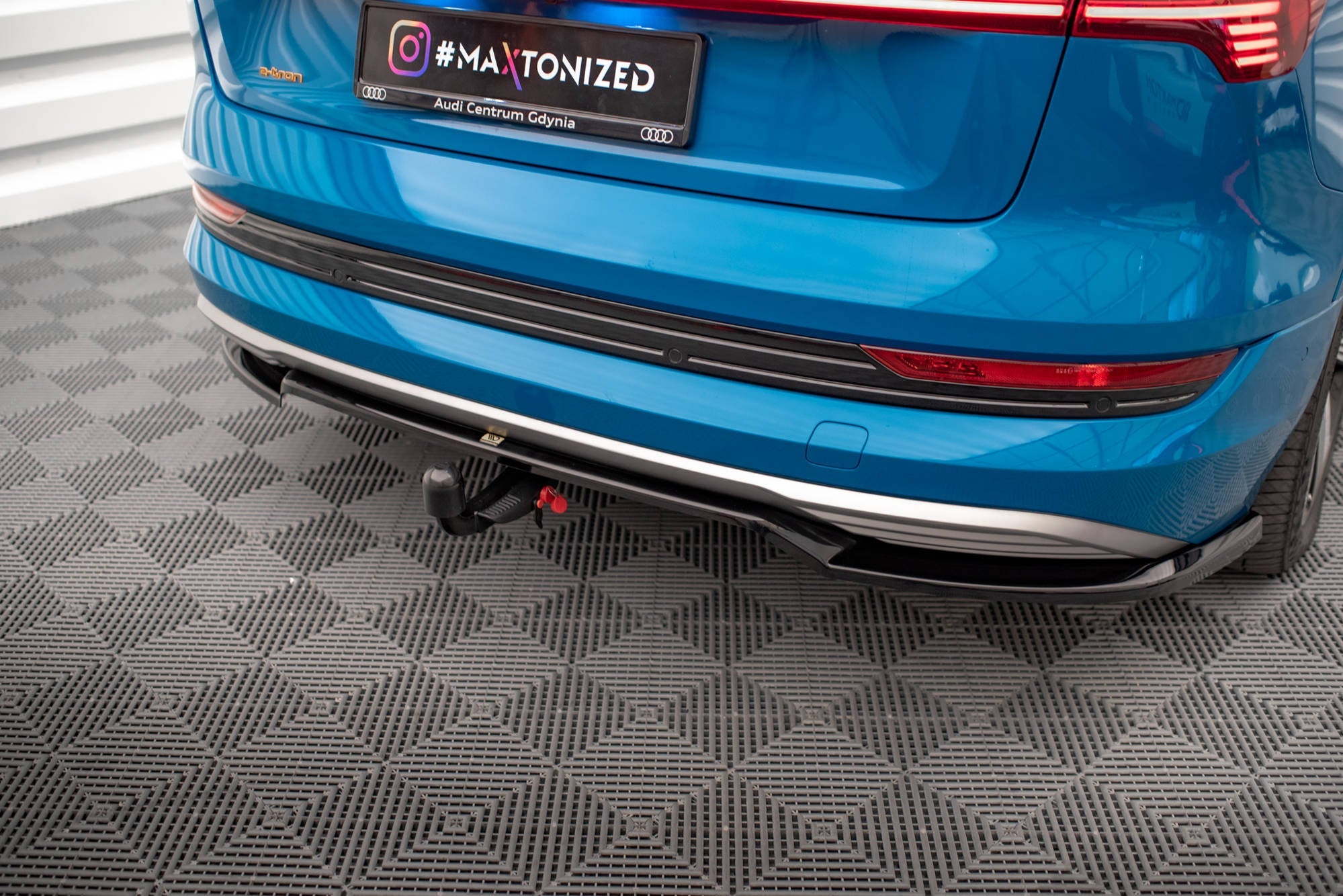 Maxton Design Splitter trasero (With Vertical Bars) para Audi e-tron - imagen 3