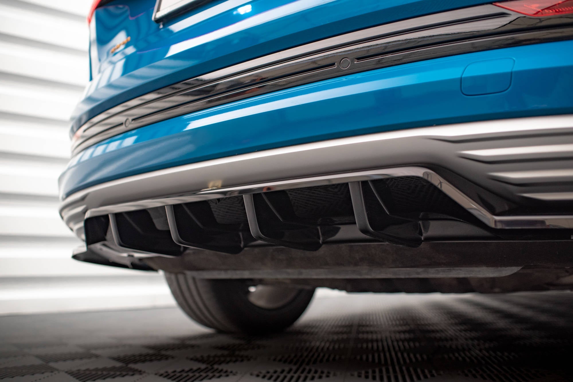 Maxton Design Splitter trasero (With Vertical Bars) para Audi e-tron - imagen 6