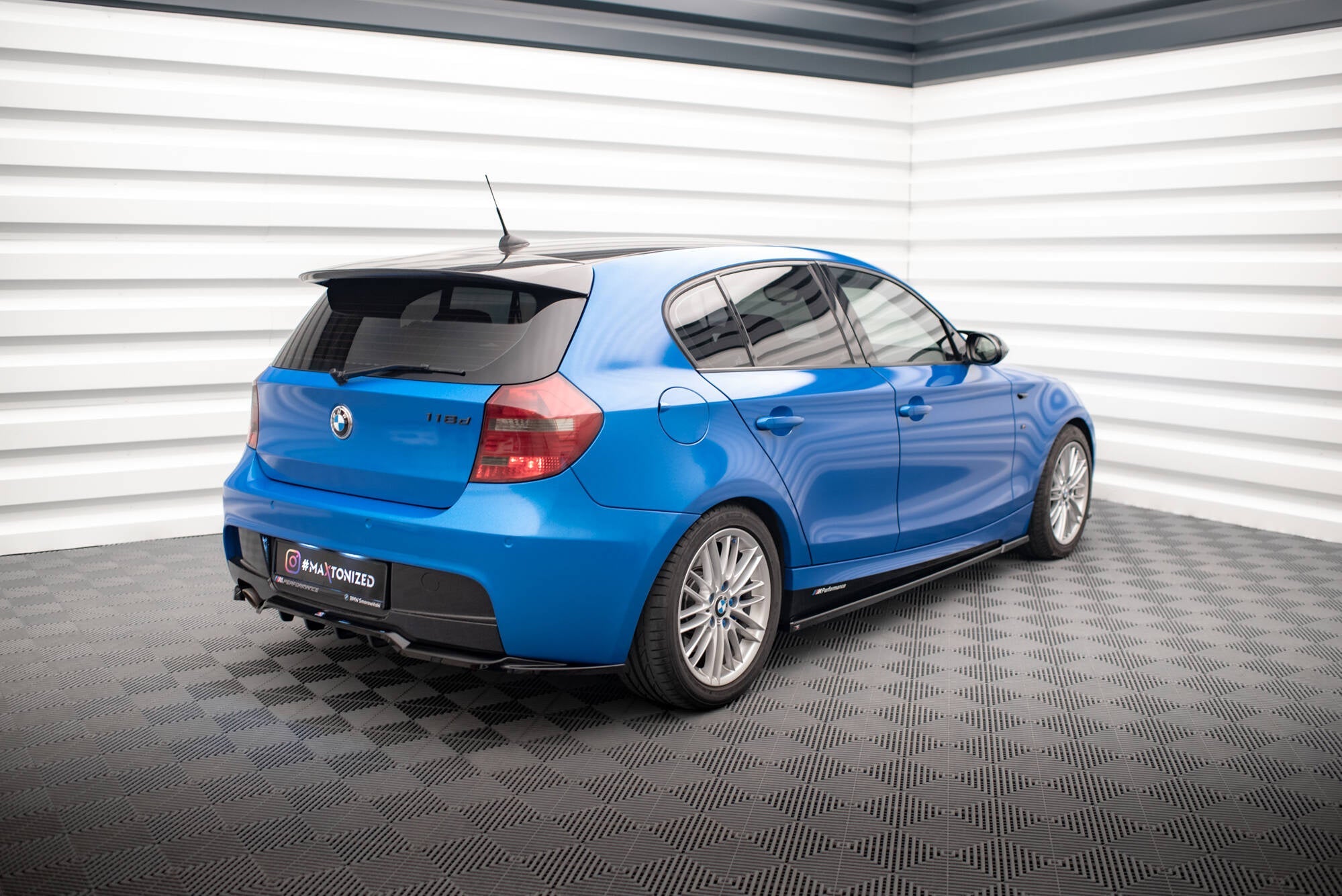 Maxton Design Splitter trasero (With Vertical Bars) para BMW 1 M-Pack E87 Facelift - imagen 5