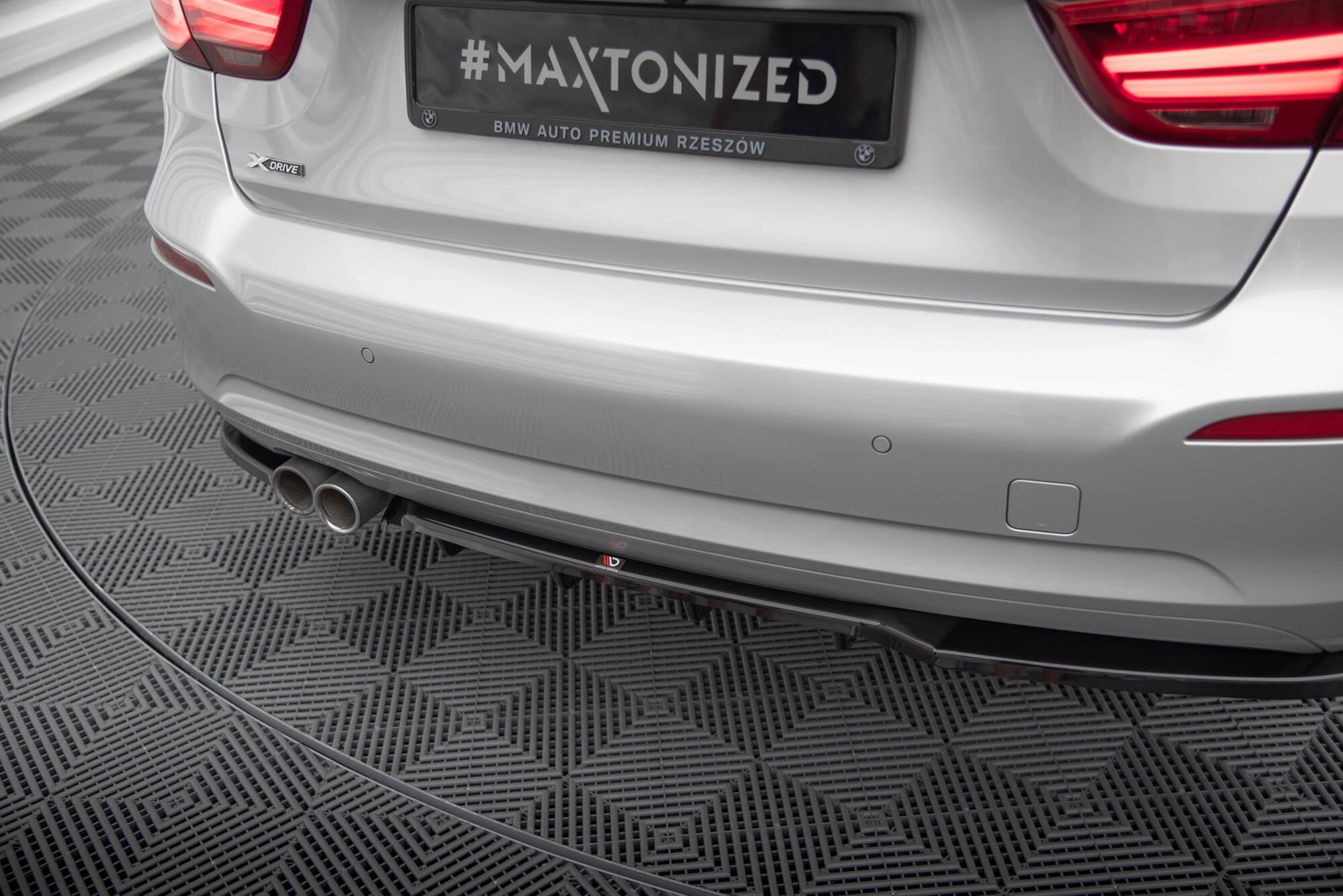 Maxton Design Splitter trasero (With Vertical Bars) para BMW 3 GT F34 Facelift - imagen 3