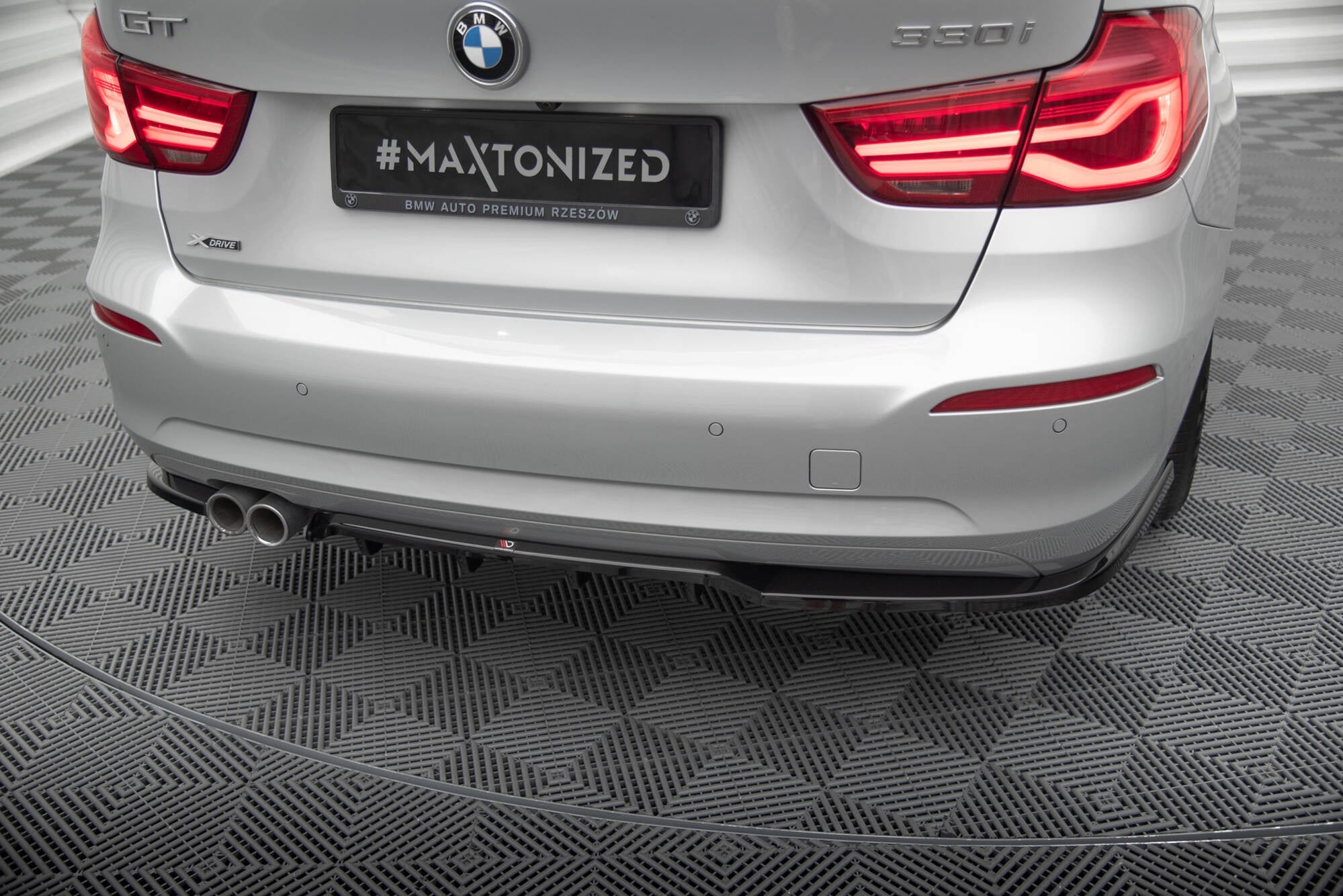 Maxton Design Splitter trasero (With Vertical Bars) para BMW 3 GT F34 Facelift - imagen 1