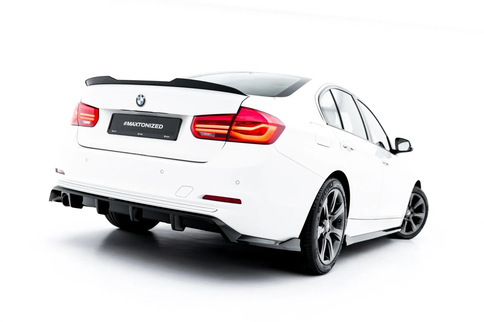 Maxton Design Splitter trasero (With Vertical Bars) para BMW 3 Sportline Sedan / Touring F30 / F31 - imagen 3