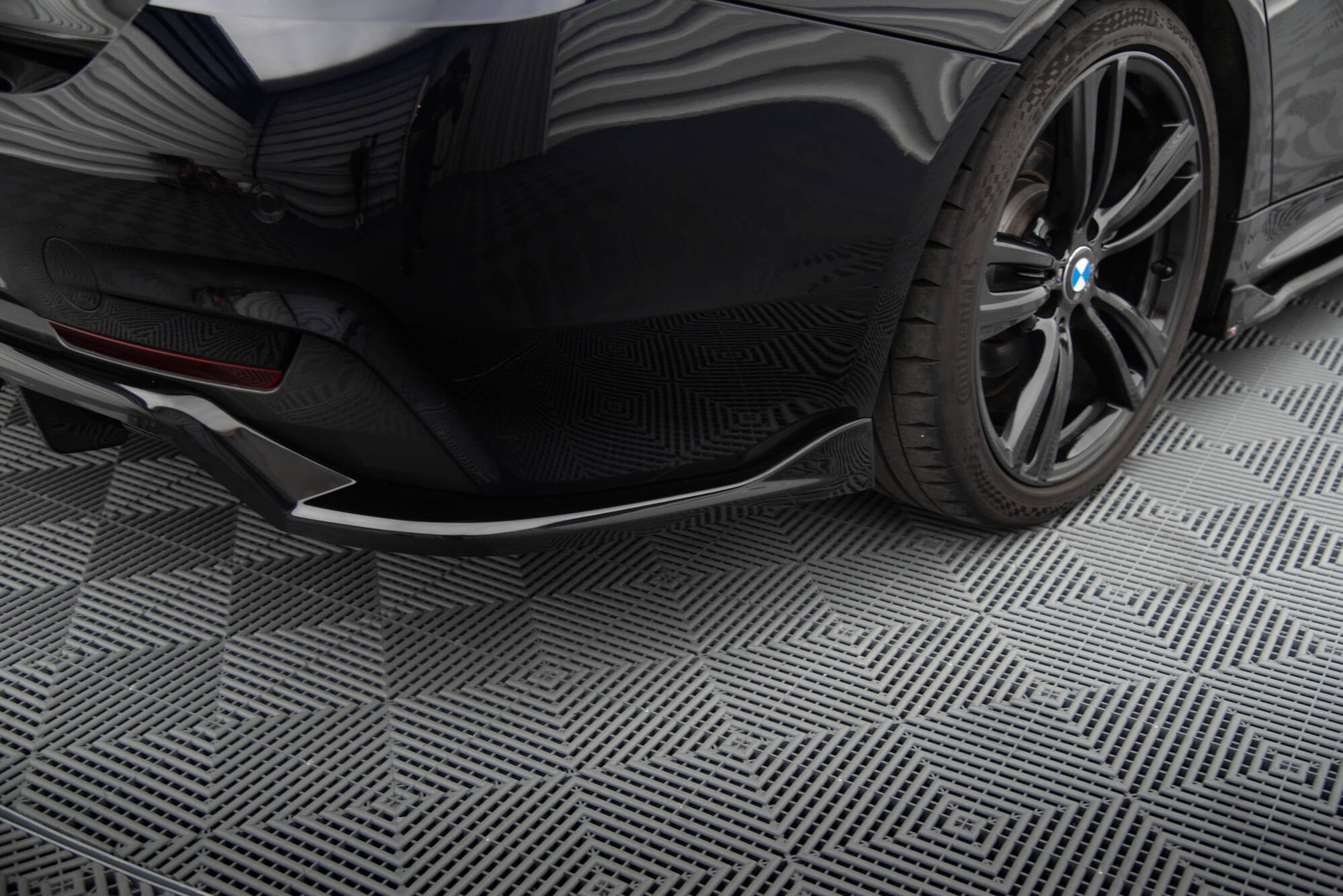 Maxton Design Splitter trasero (With Vertical Bars) para BMW 4 Coupe / Gran Coupe / Cabrio M-Pack F32 / F36 / F33 - imagen 2