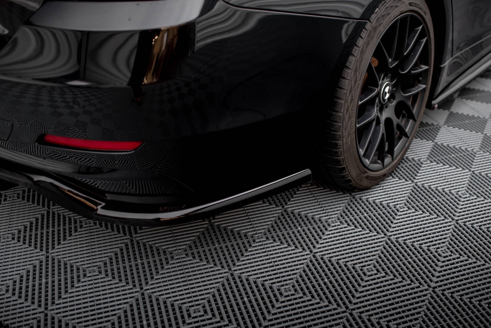 Maxton Design Splitter trasero (With Vertical Bars) para BMW 4 Gran Coupe F36 - imagen 4