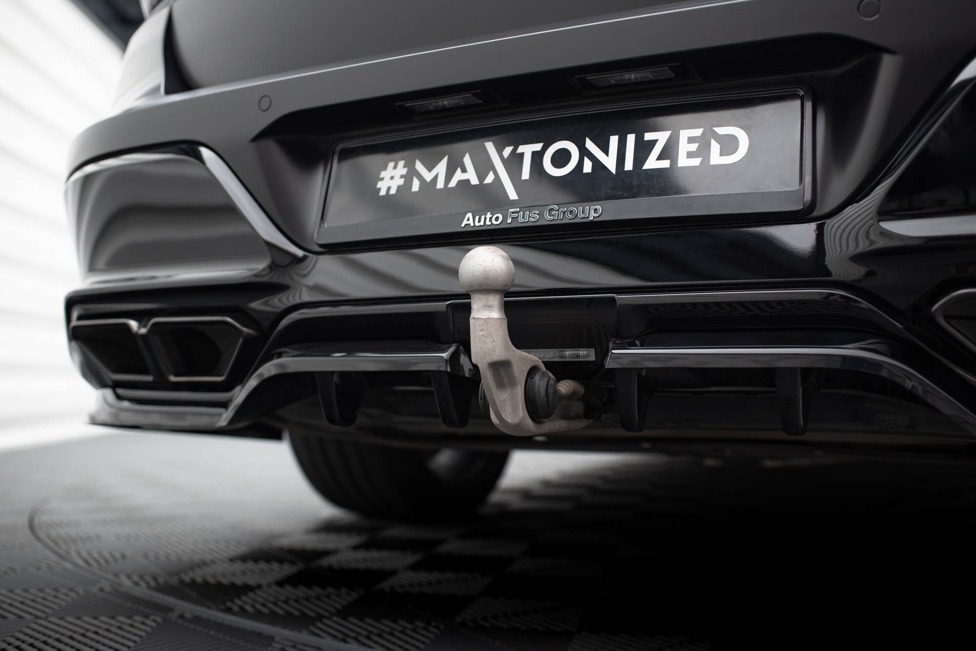 Maxton Design Splitter trasero (With Vertical Bars) V.1 para BMW M760e G70 - imagen 5