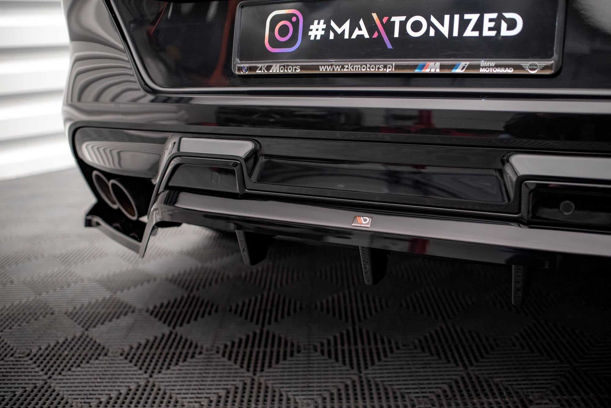 Maxton Design Splitter trasero (With Vertical Bars) para BMW X6 M F96 - imagen 2