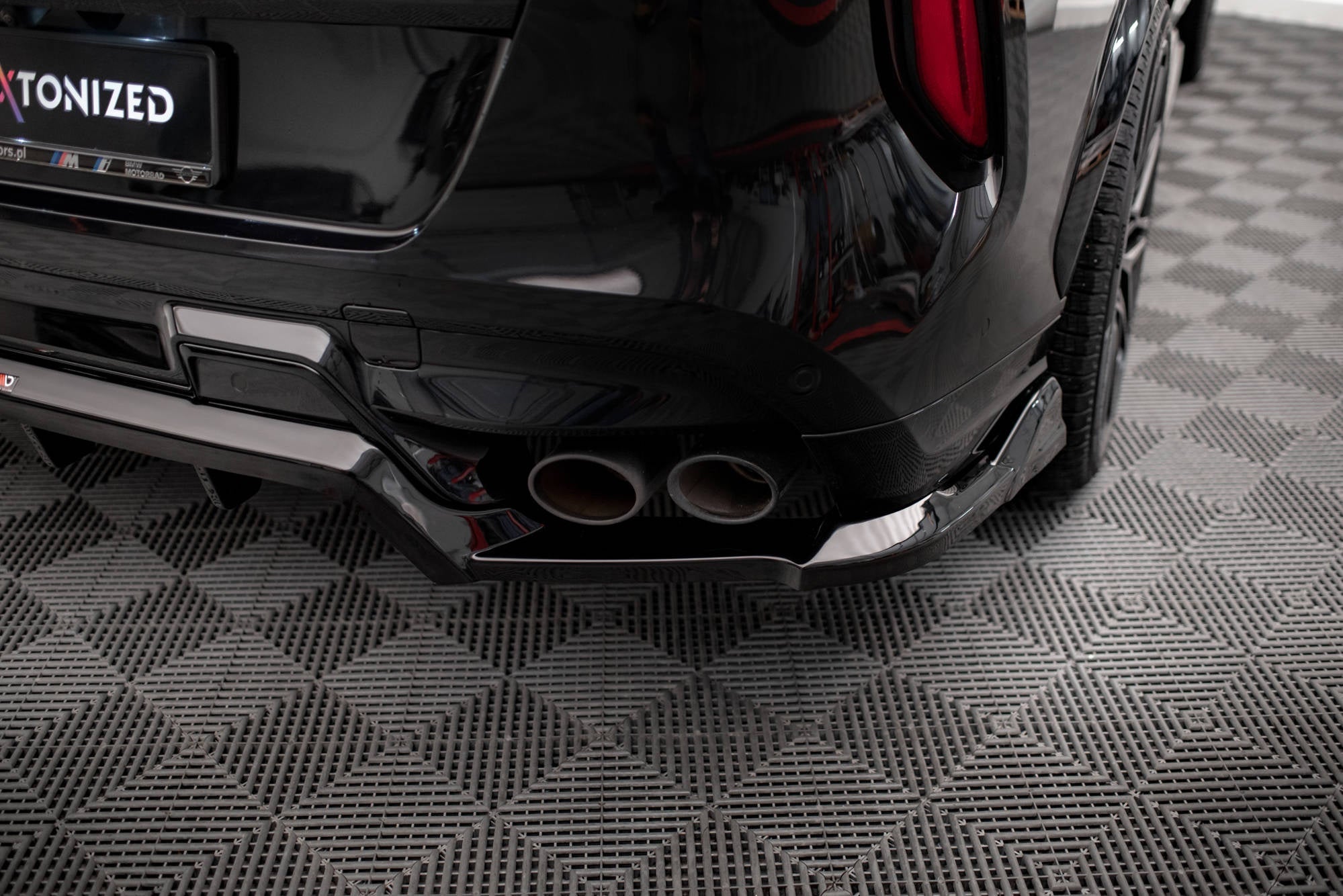 Maxton Design Splitter trasero (With Vertical Bars) para BMW X6 M F96 - imagen 3