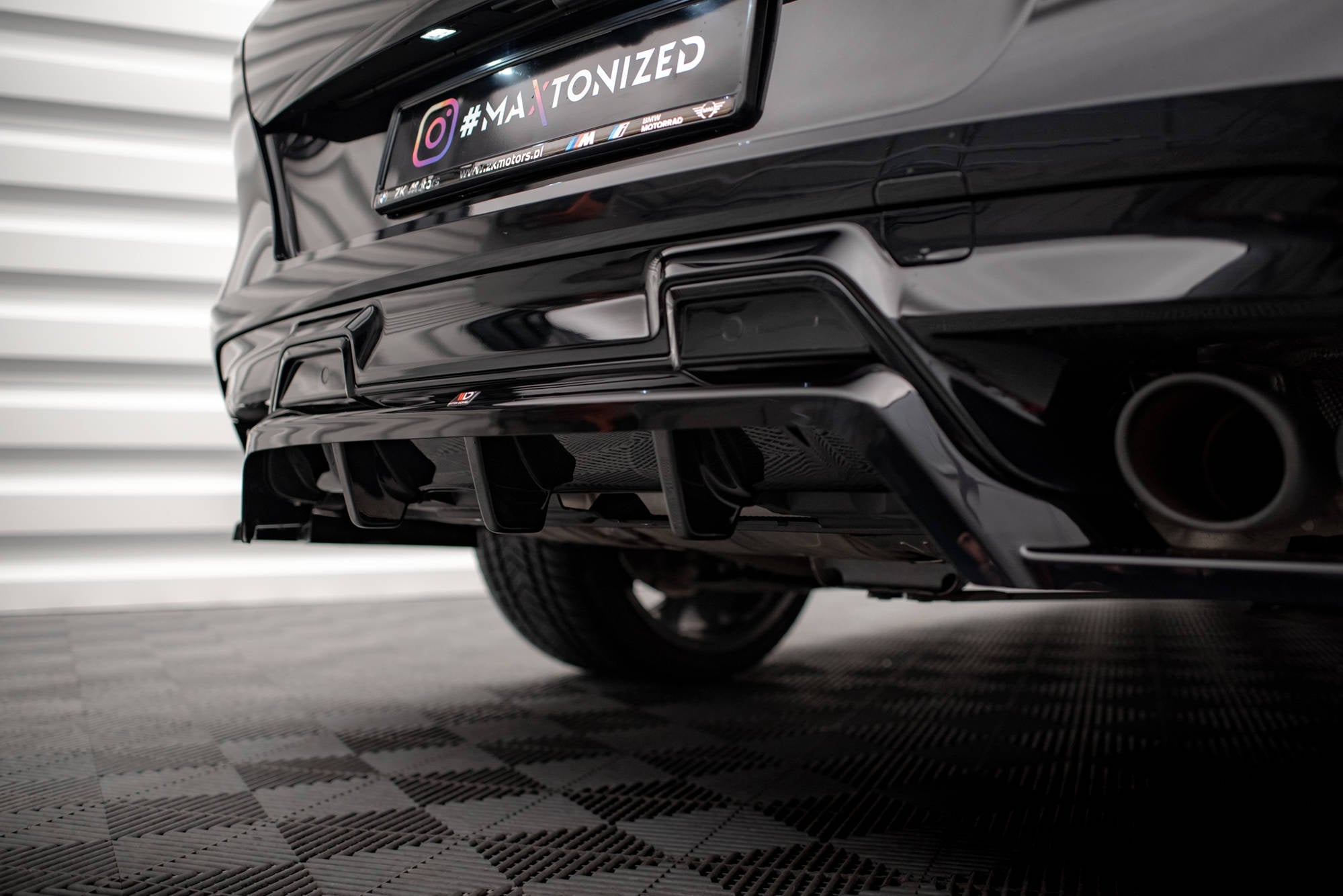 Maxton Design Splitter trasero (With Vertical Bars) para BMW X6 M F96 - imagen 4