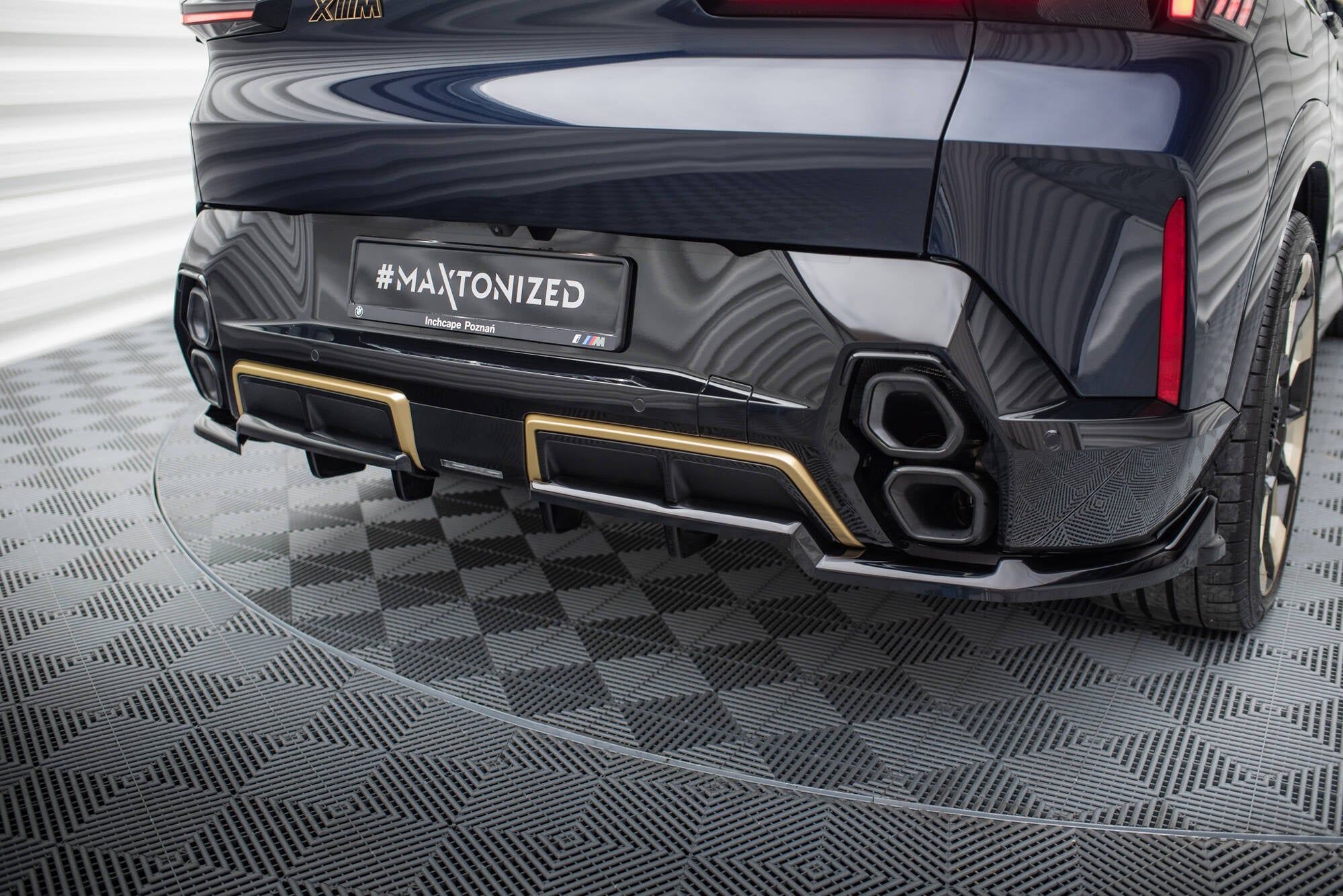 Maxton Design Splitter trasero (With Vertical Bars) para BMW XM G09 - imagen 5