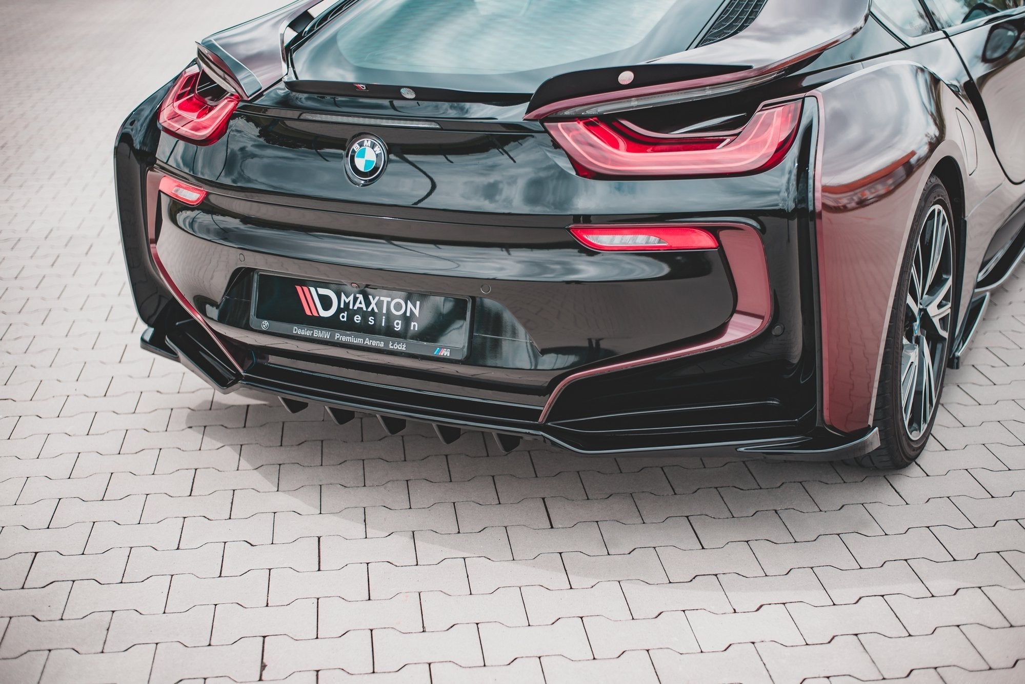 Maxton Design Splitter trasero (With Vertical Bars) para BMW i8 - imagen 1