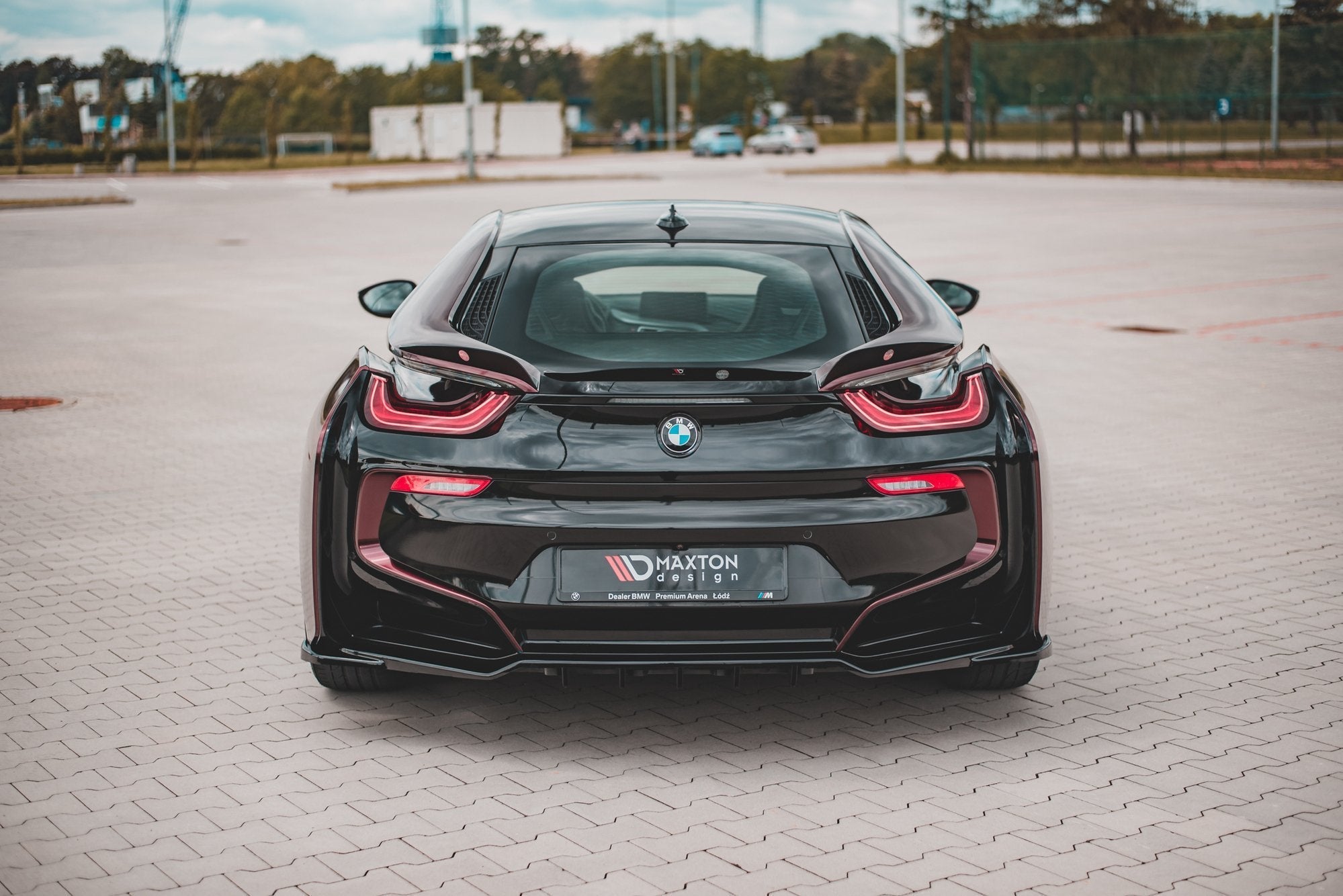 Maxton Design Splitter trasero (With Vertical Bars) para BMW i8 - imagen 5