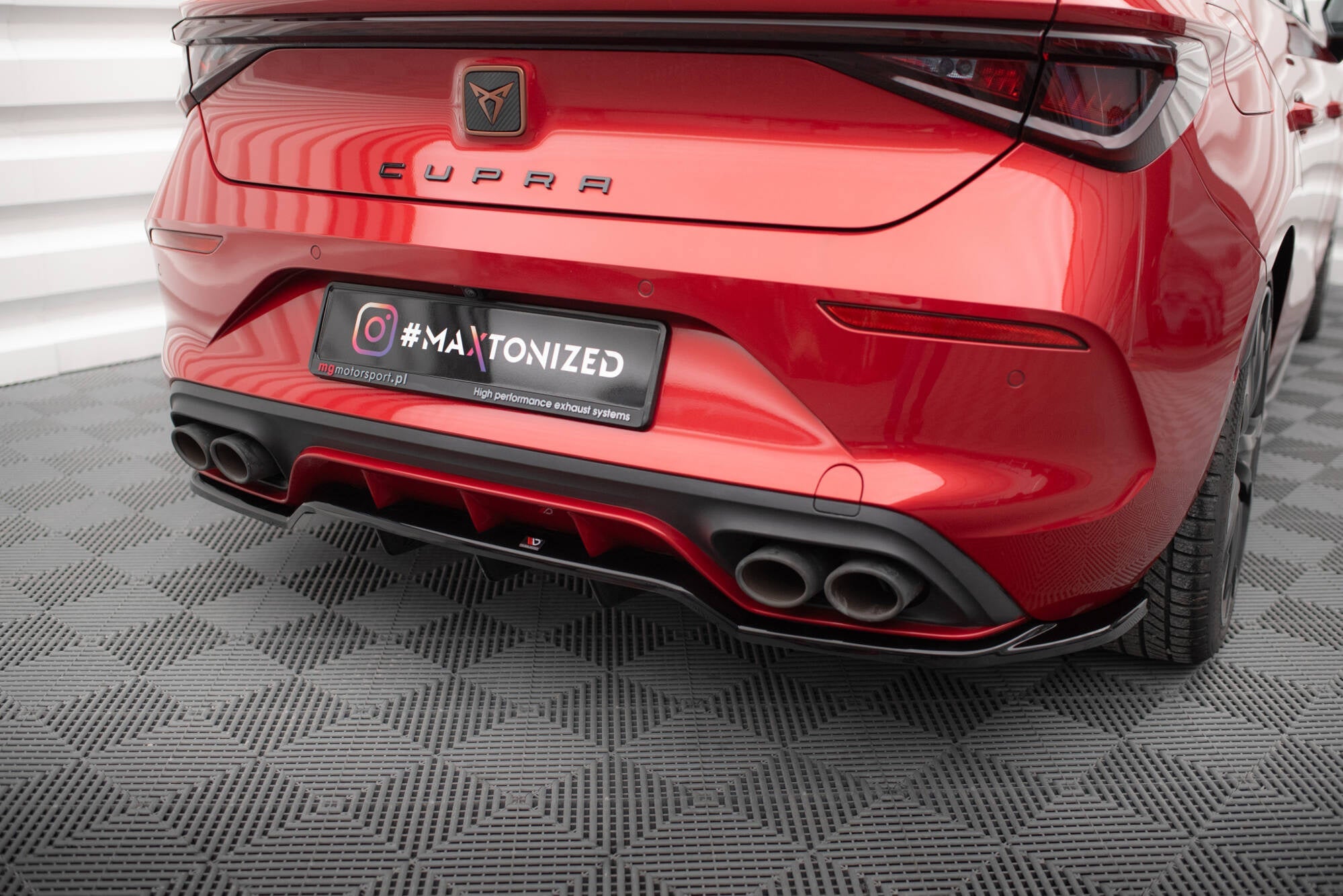 Maxton Design Splitter trasero (With Vertical Bars) para Cupra Leon Hatchback Mk1 - imagen 1